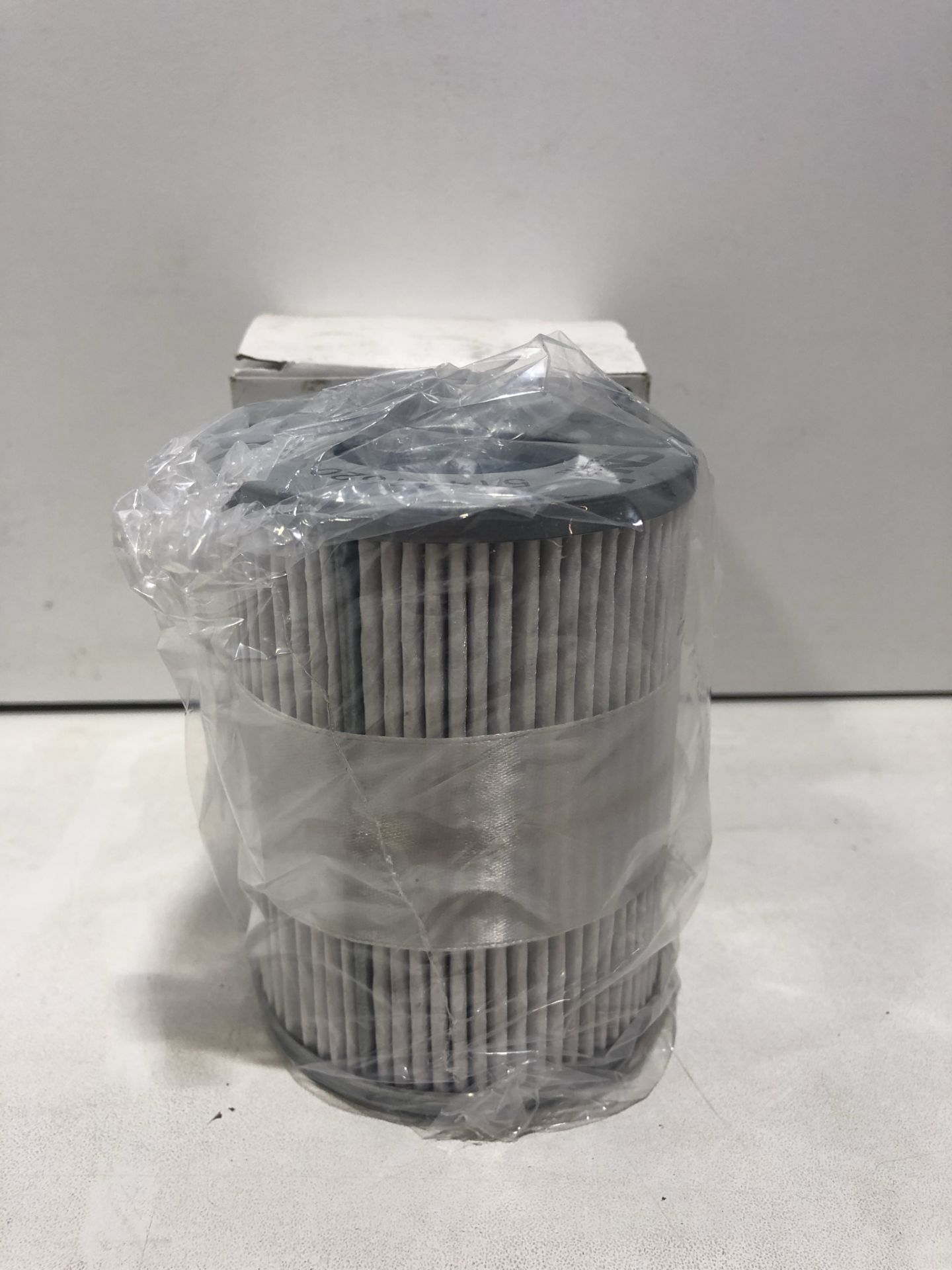 8 x CNH Hydraulic Filters