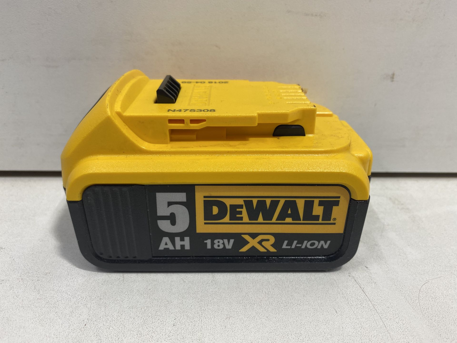 DeWalt DCB115 Battery Charger With 2 x DeWalt DCB184 18V Batteries - Image 5 of 7