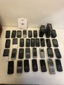 45 x Various Nokia & Samsung Mobile Phones w/ Various Phone Chargers