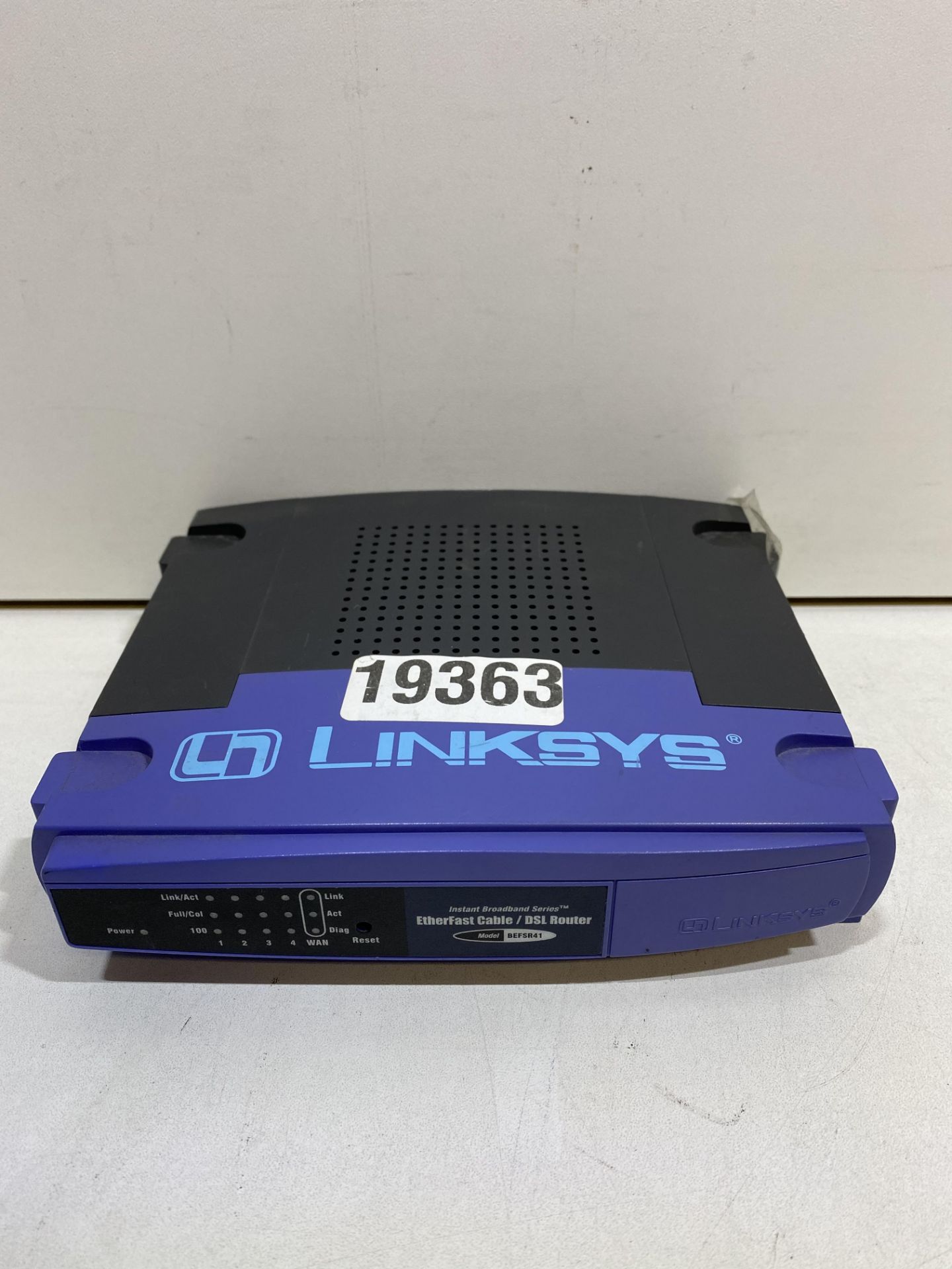 Linksys BEFSR41V.2 Router - Image 2 of 5