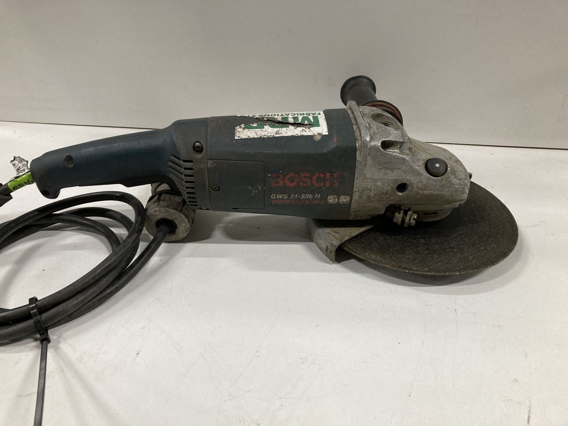 Bosch GWS21-230H Professional Angle Grinder | 110v - Image 4 of 4