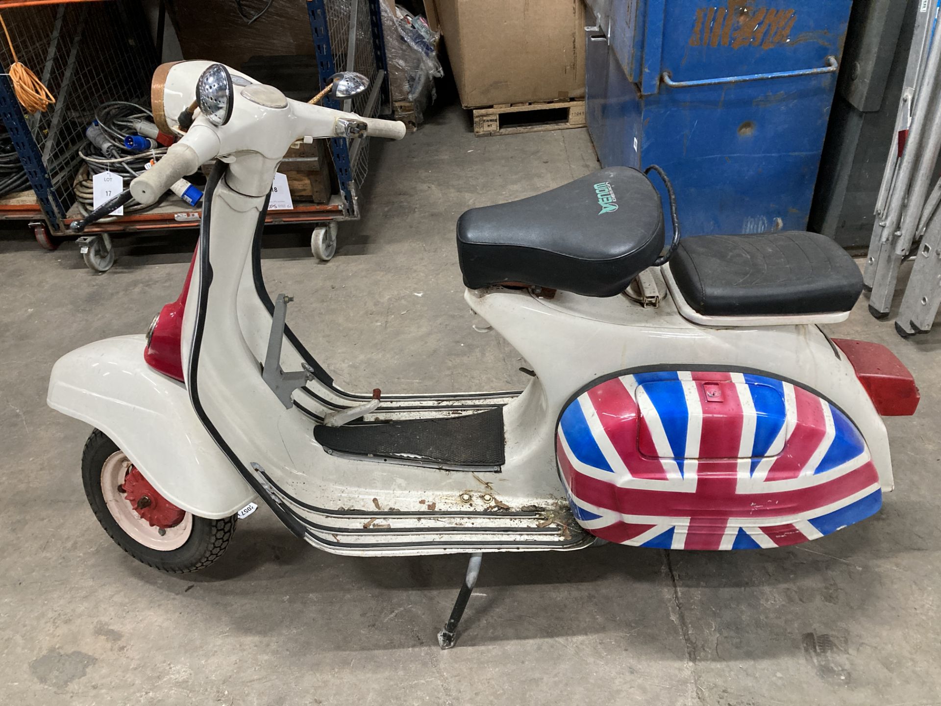 Vespa 150 Super Scooter w/ Union Jack Design – Non Runner - Image 2 of 8