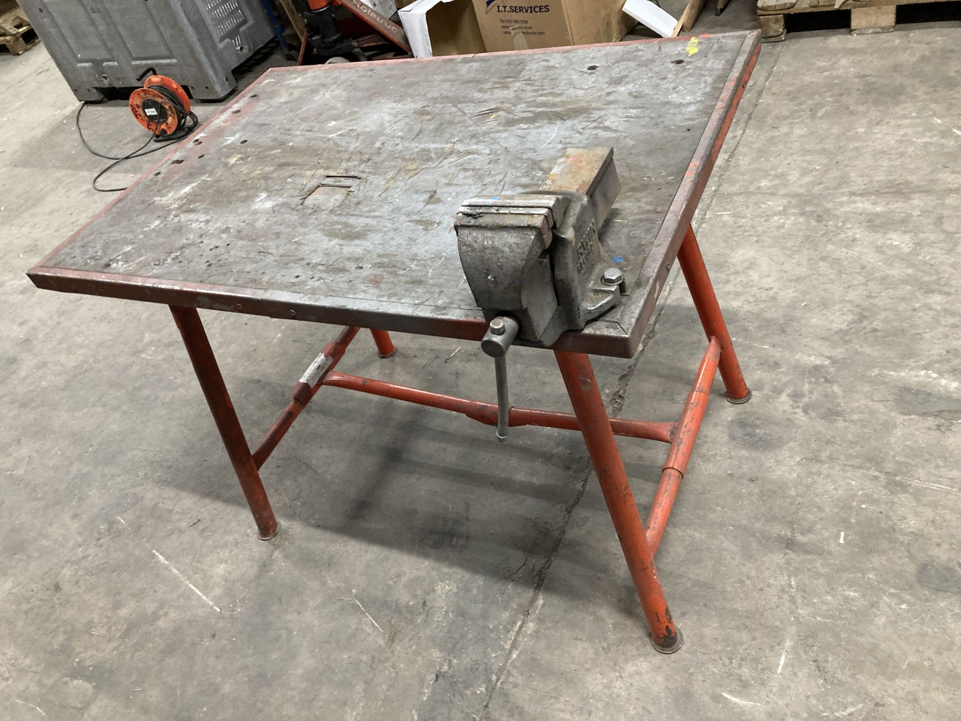Collapsible Workbench w/ Fitted Table Vice