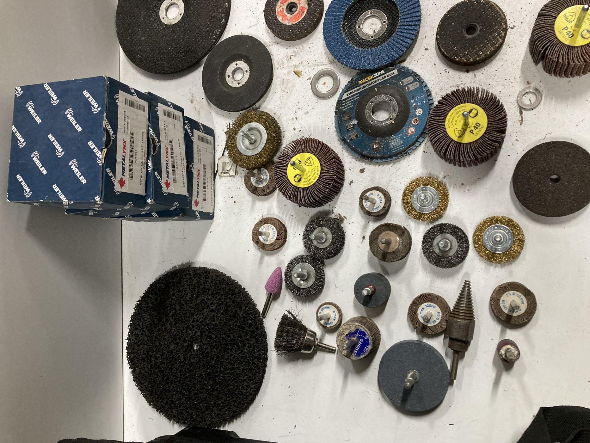 Large Selection of Various Grinder/Dremel Bits | Cutters | Flap Discs - Image 2 of 4