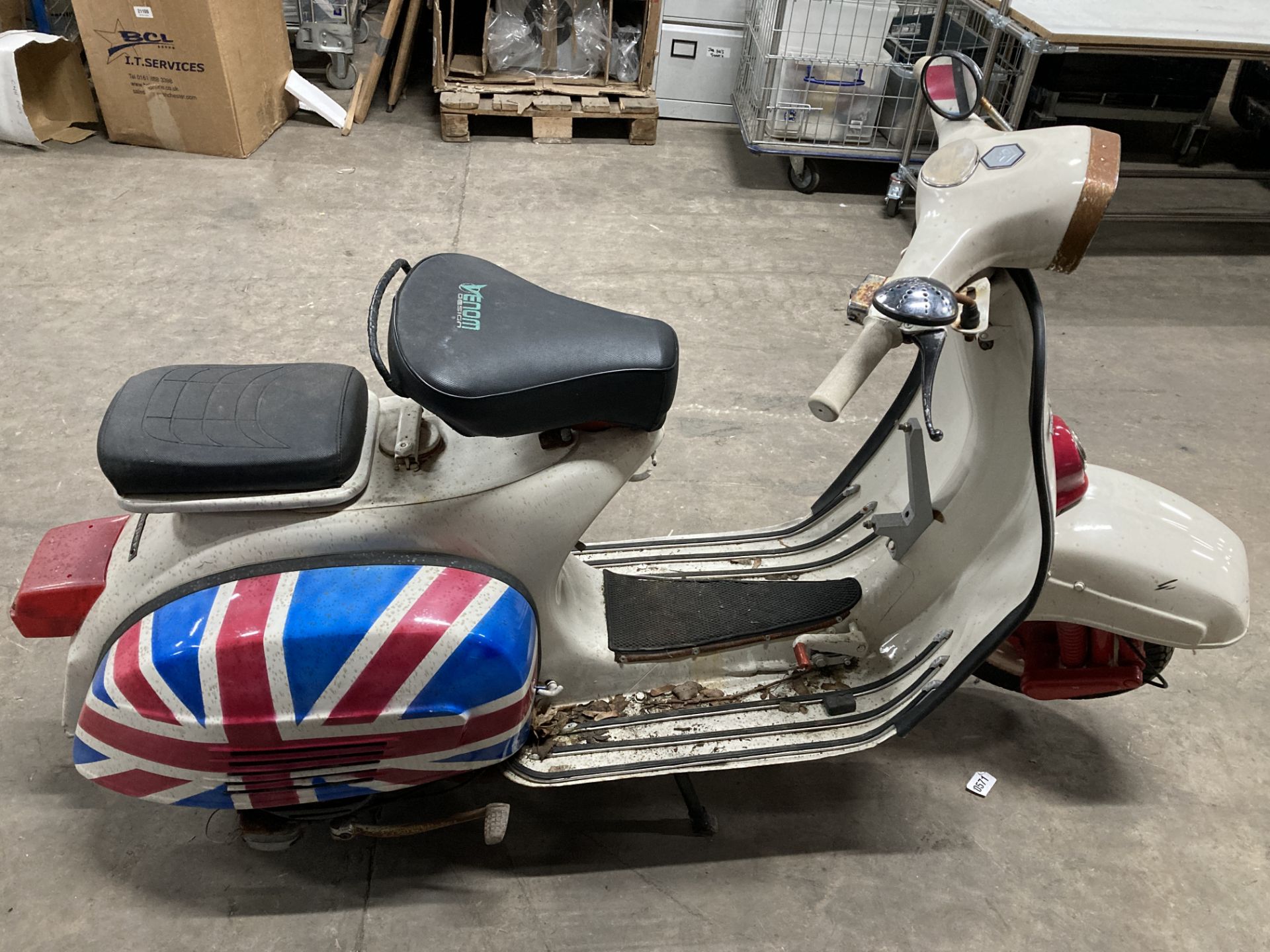 Vespa 150 Super Scooter w/ Union Jack Design – Non Runner - Image 4 of 8