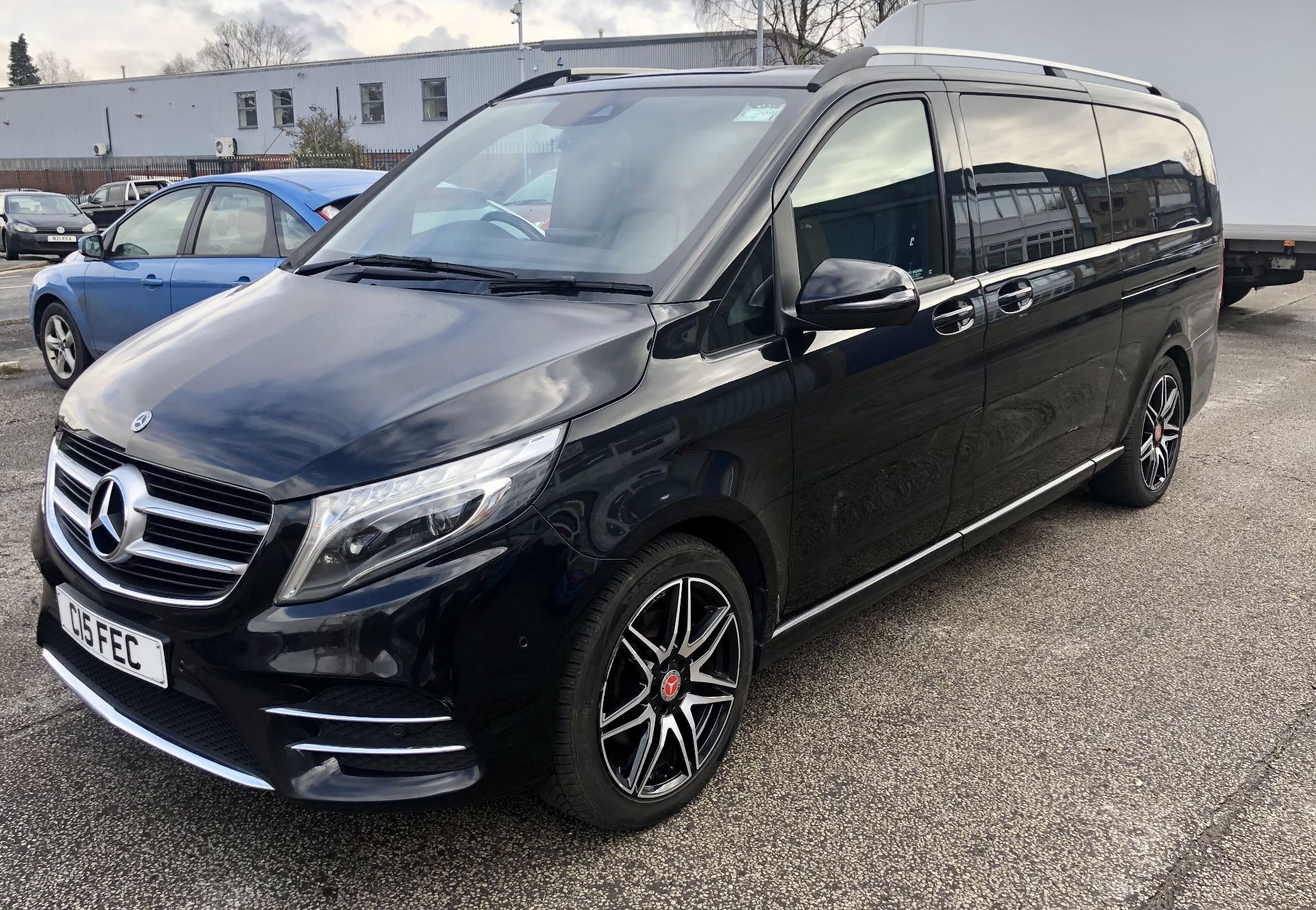 Black Mercedes-Benz V250 D AMG Line Auto Minibus | 2017 | 8 Seater | 129,598 Miles - Image 3 of 15