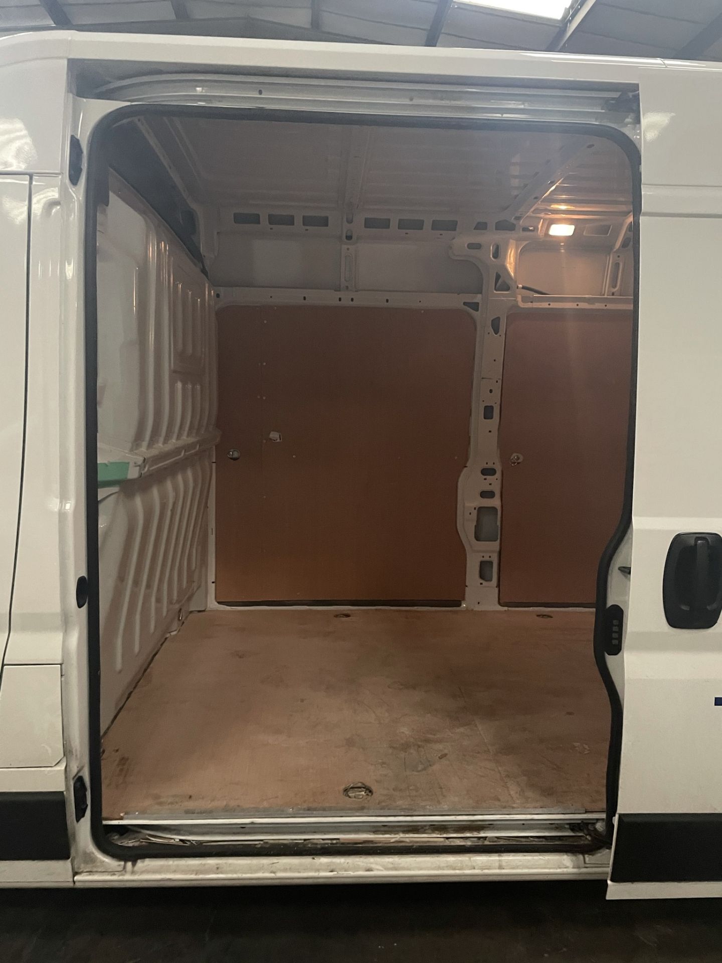 White Citroen Relay 35 L3H2 Enterprise Blue Panel Van | 19 Plate | 28,572 miles - Image 12 of 12