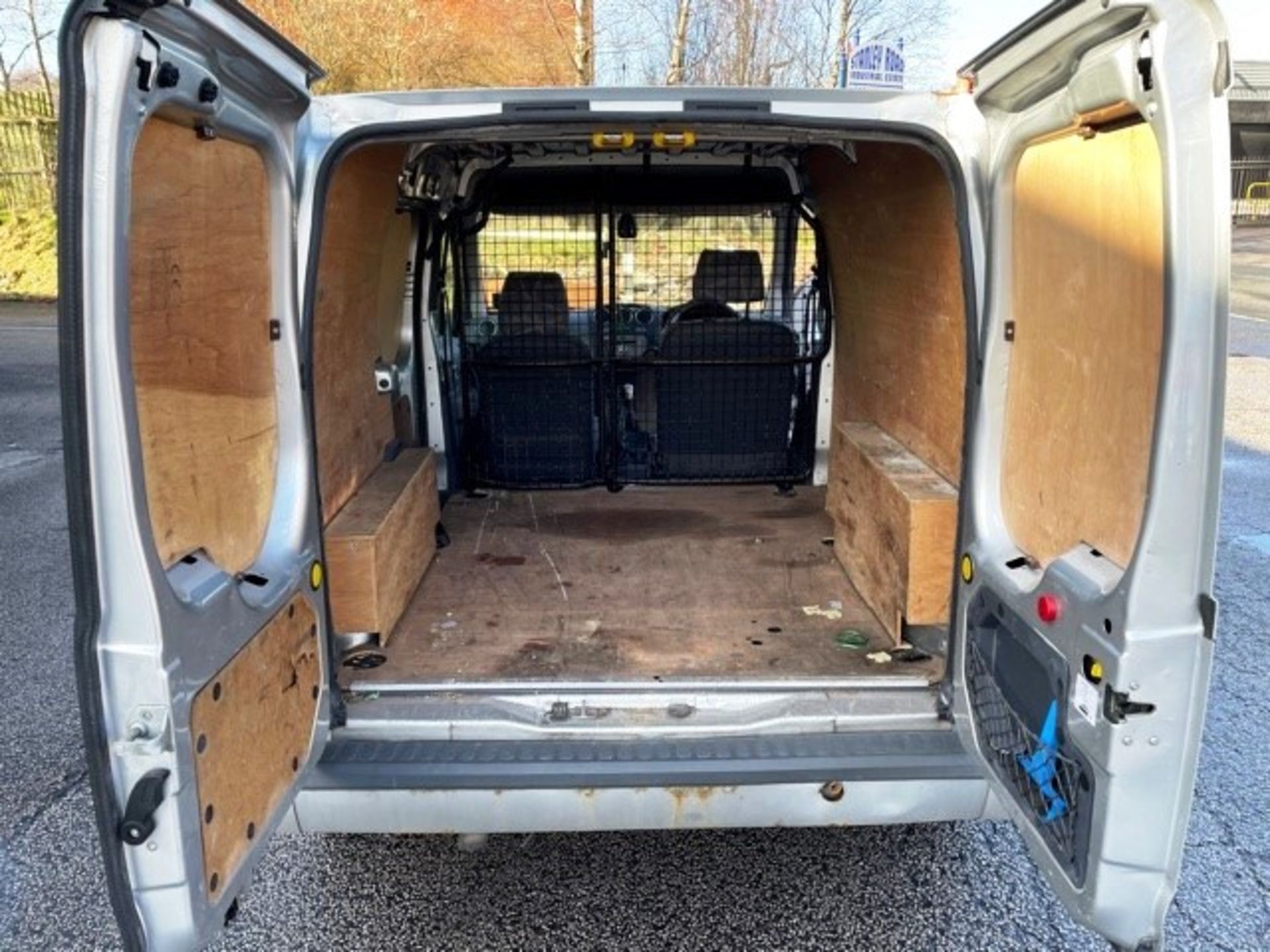 Silver Ford Transit Connect 90 T200 Trend | Reg: YK10 WDG | Miles: 147,822 - Image 12 of 15