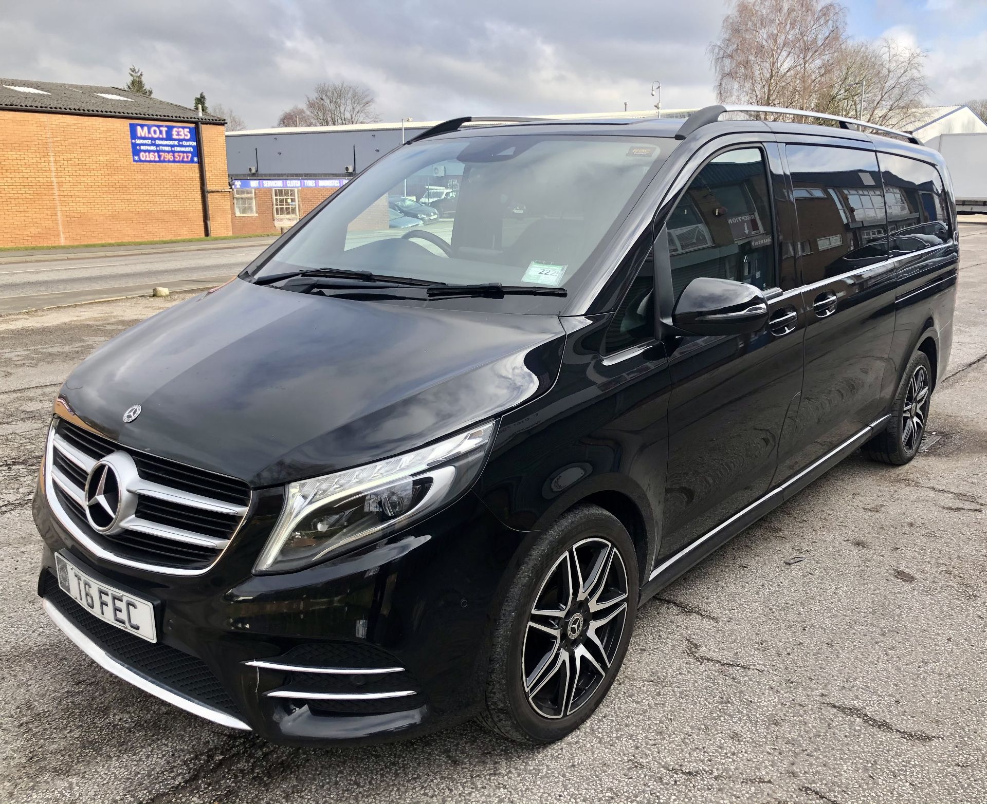 Black Mercedes-Benz V250 D AMG Line Auto Minibus | 2018 | 8 Seater | 122,047 Miles - Image 3 of 19