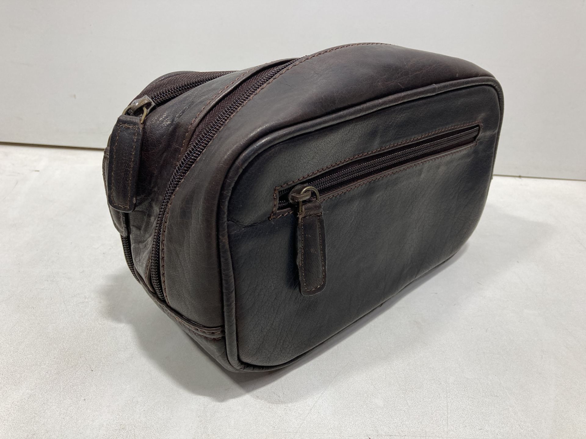 Conka London Thirlmere Classic Washbag | Darkest Brown | RRP £48.00 - Image 4 of 5