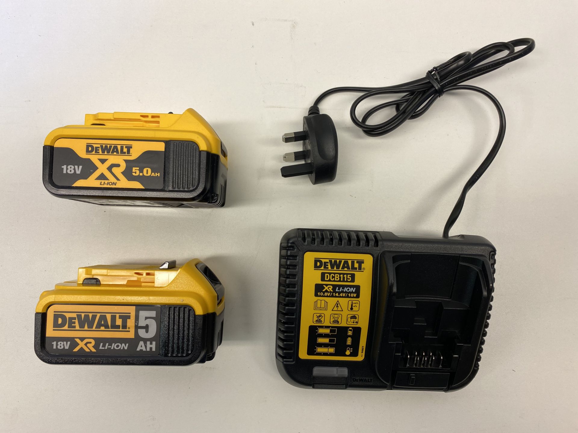 DeWalt DCB115 Battery Charger w/ 2 x DeWalt DCB184 18V Batteries