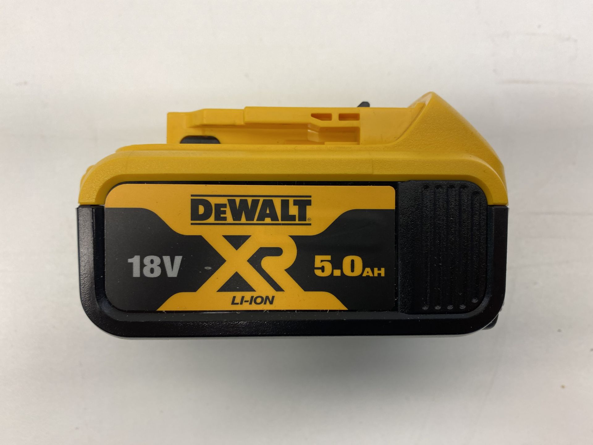 DeWalt DCB115 Battery Charger w/ 2 x DeWalt DCB184 18V Batteries - Image 3 of 8