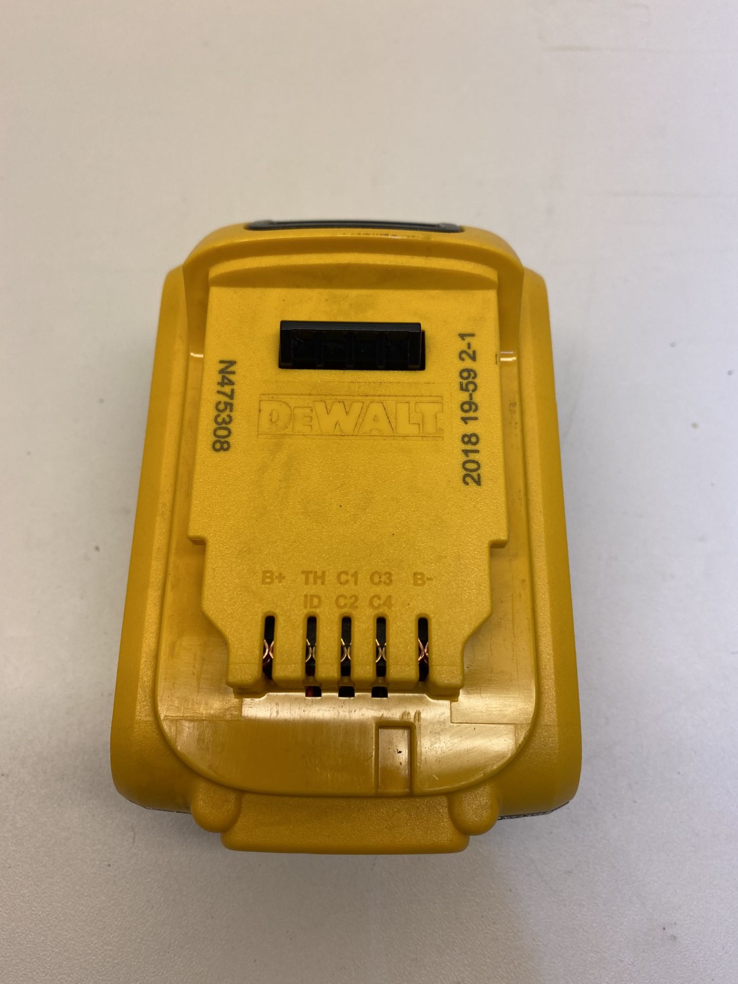 DeWalt DCB115 Battery Charger w/ 2 x DeWalt DCB184 18V Batteries - Image 4 of 8