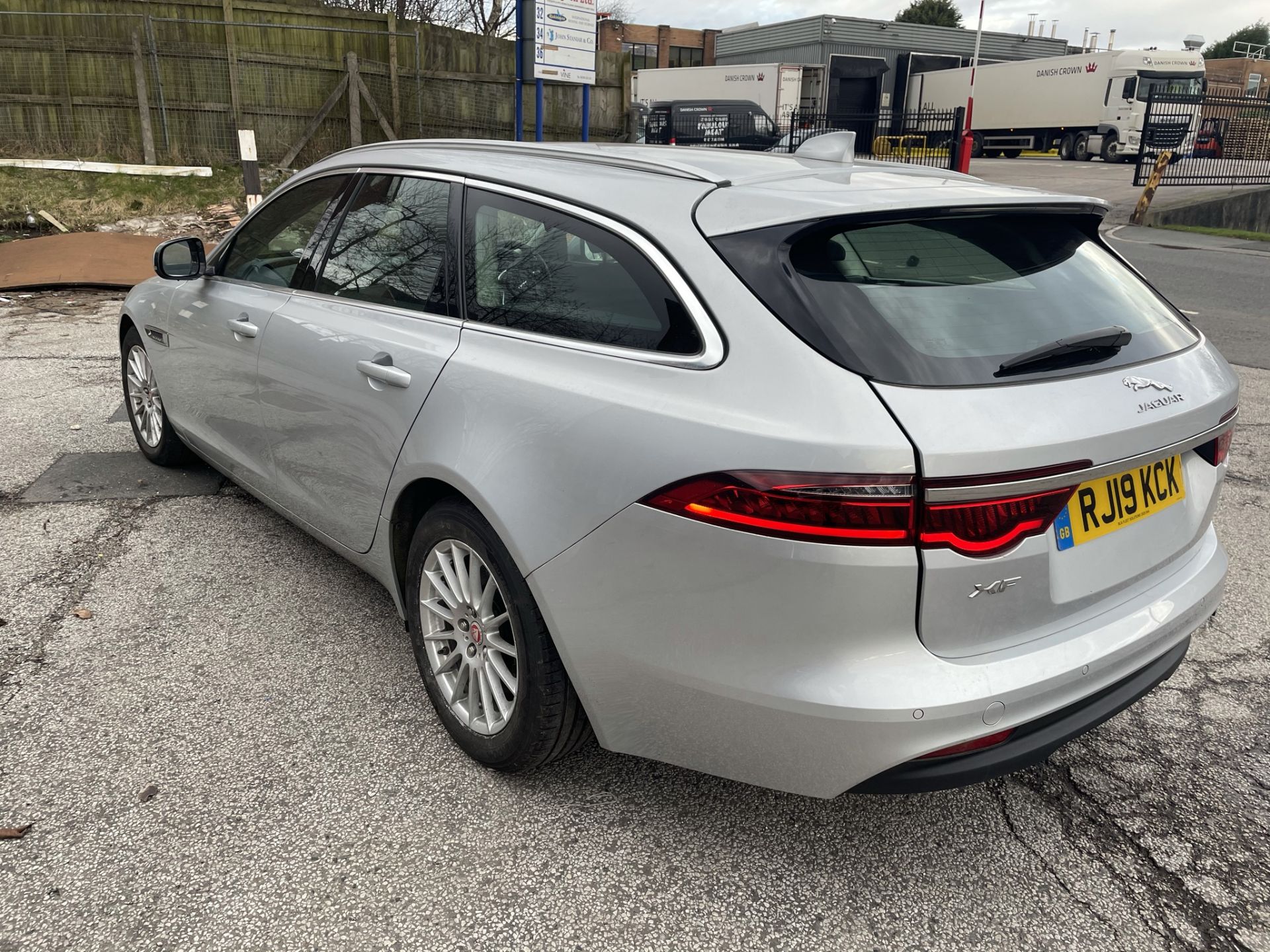 Jaguar XF Prestige D Auto Diesel Estate in Silver | 19 Plate | 30,982 Miles | See Description - Image 4 of 13