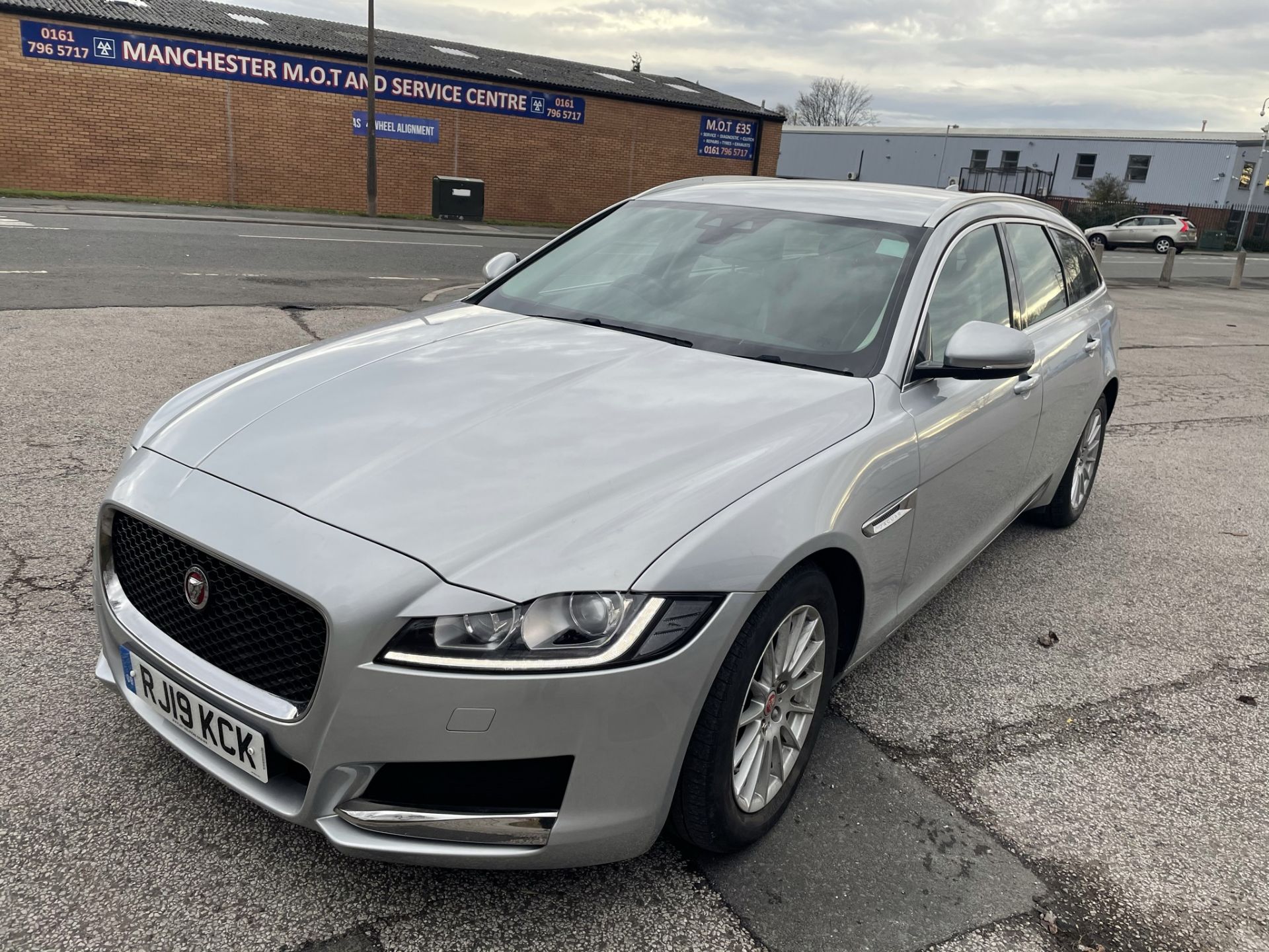 Jaguar XF Prestige D Auto Diesel Estate in Silver | 19 Plate | 30,982 Miles | See Description - Image 3 of 13