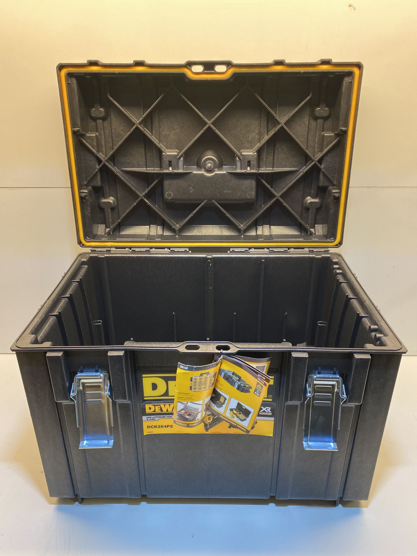 DEWALT DCK264P2 18V XR Brushless Nail Gun Twin Kit T-STACK | Case Only! | Nail Guns Not Included - Image 5 of 6