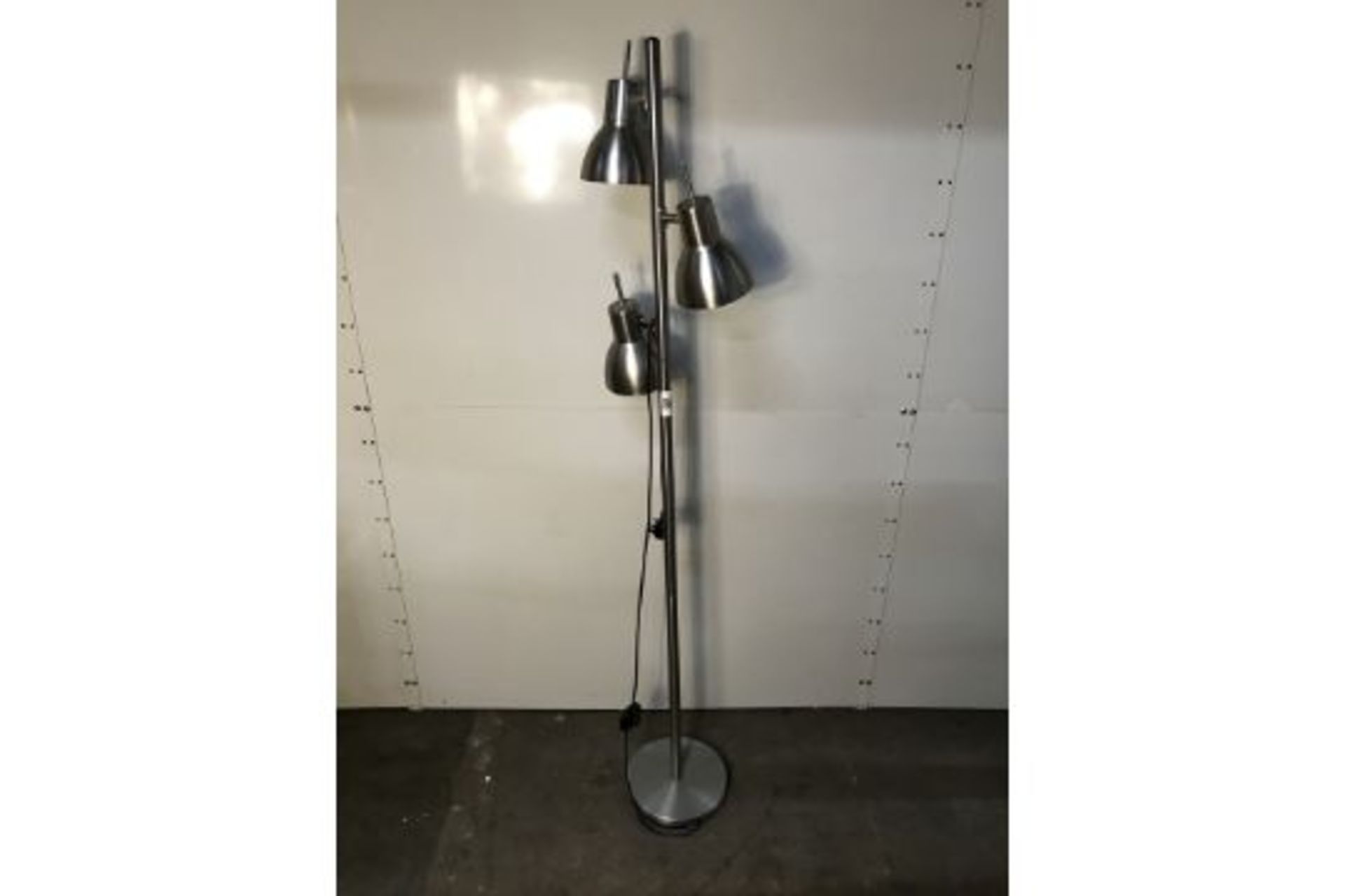 Floor Lamp w/ 3 Adjustable Lights