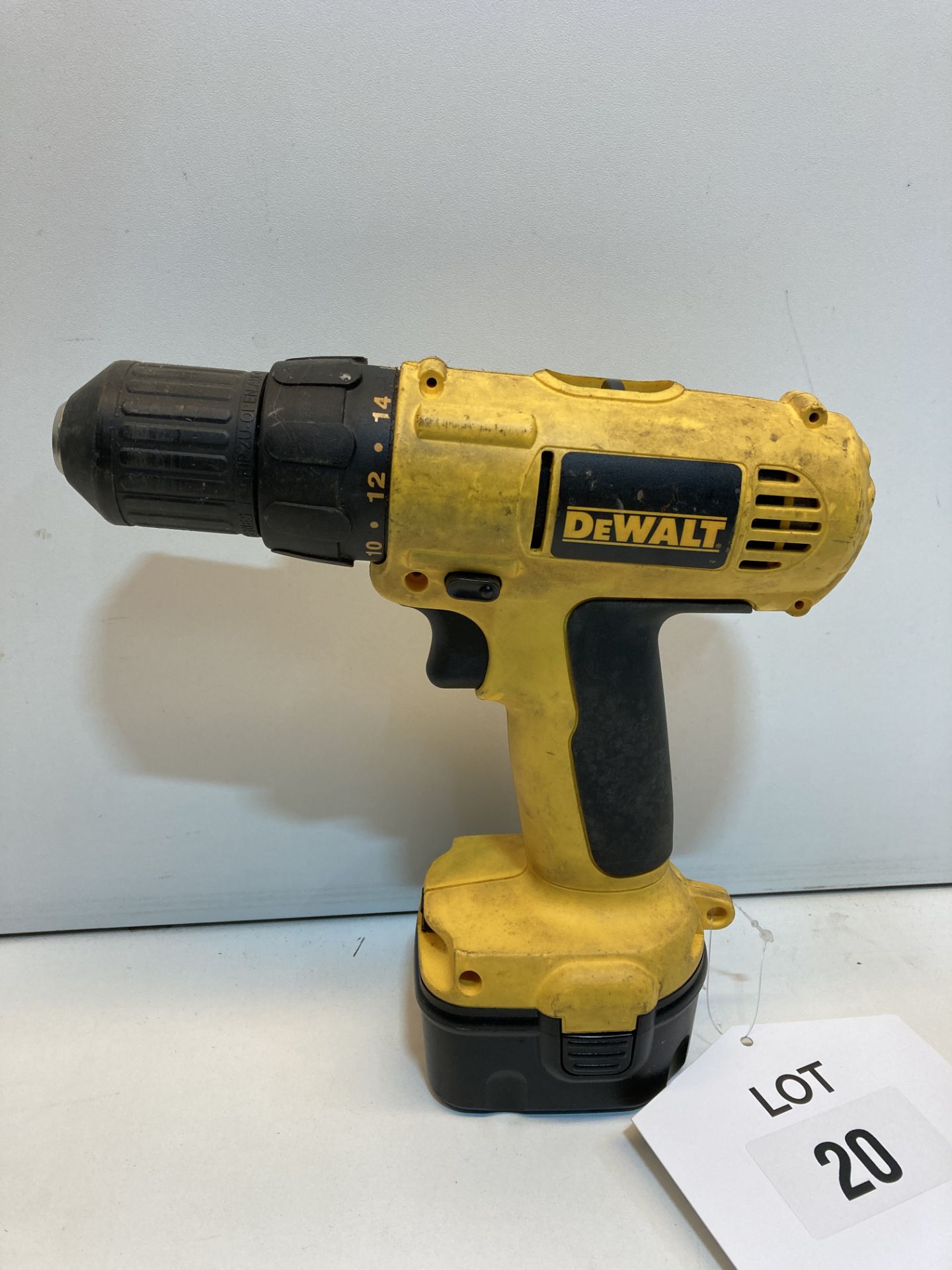 DeWalt DC740KA Cordless Drill w/ DE9074 12v Battery