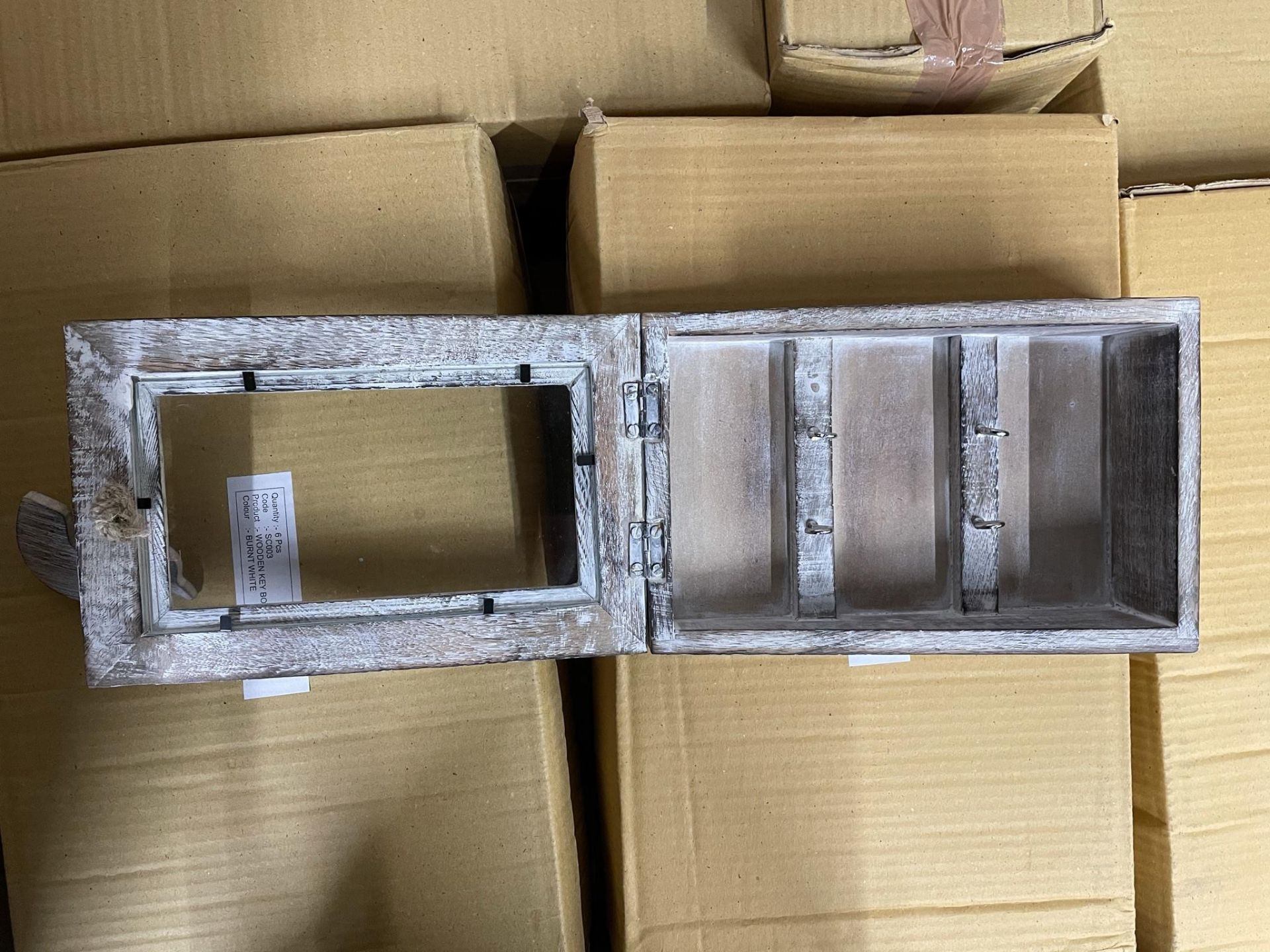 10 x Boxes Rustic Wooden Key Storage Box with Bird Design | 6 pcs per box - Image 3 of 7
