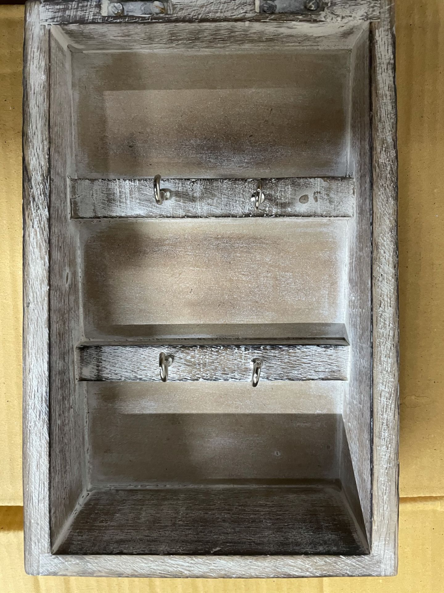 10 x Boxes Rustic Wooden Key Storage Box with Bird Design | 6 pcs per box - Image 2 of 7
