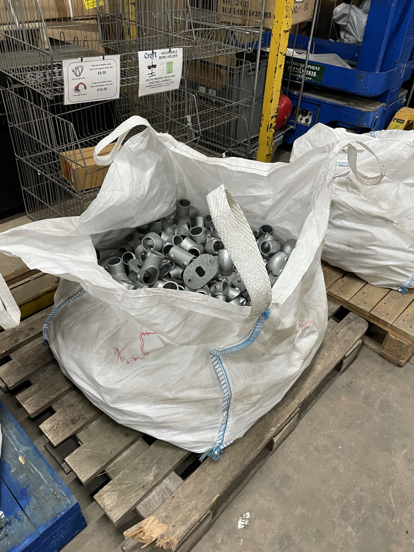 Large Bag of Various Metal Pipe Fittings as per photos - Image 4 of 6