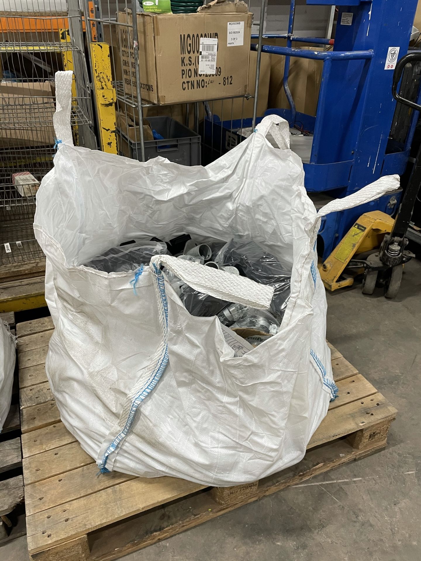 Large Bag of Various Metal Pipe Fittings as per photos - Image 2 of 6