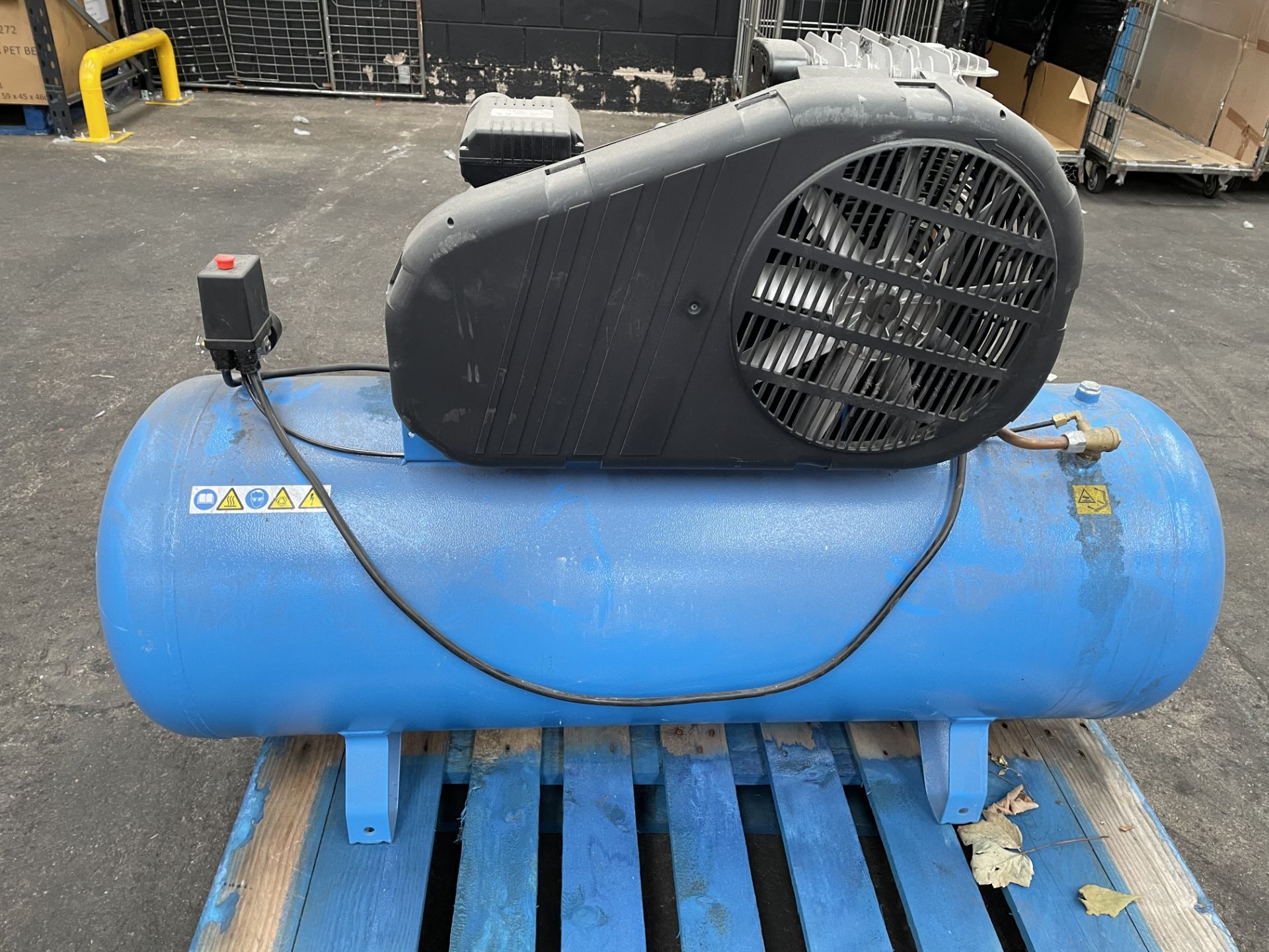 Nuair 200L Belt Driven Air Compressor - 3HP - Image 3 of 4