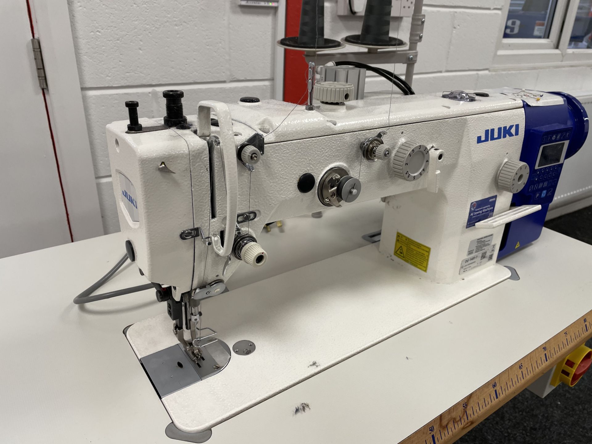 Juki DU-1481-7 1 Needle, Top & Bottom Feed Industrial Sewing Machine | YOM: 2020 | LOCATED IN MANCHE - Image 5 of 6