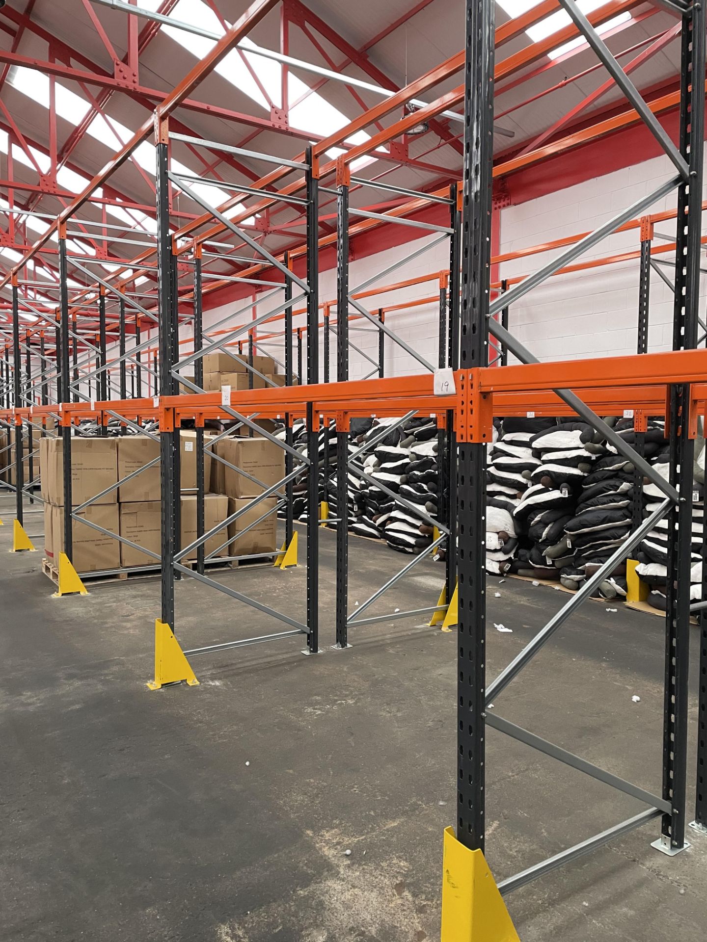 21 Bays of Link 51 Pallet Racking w/ Protection Barriers | CONTENTS NOT INCLUDED - Image 3 of 5