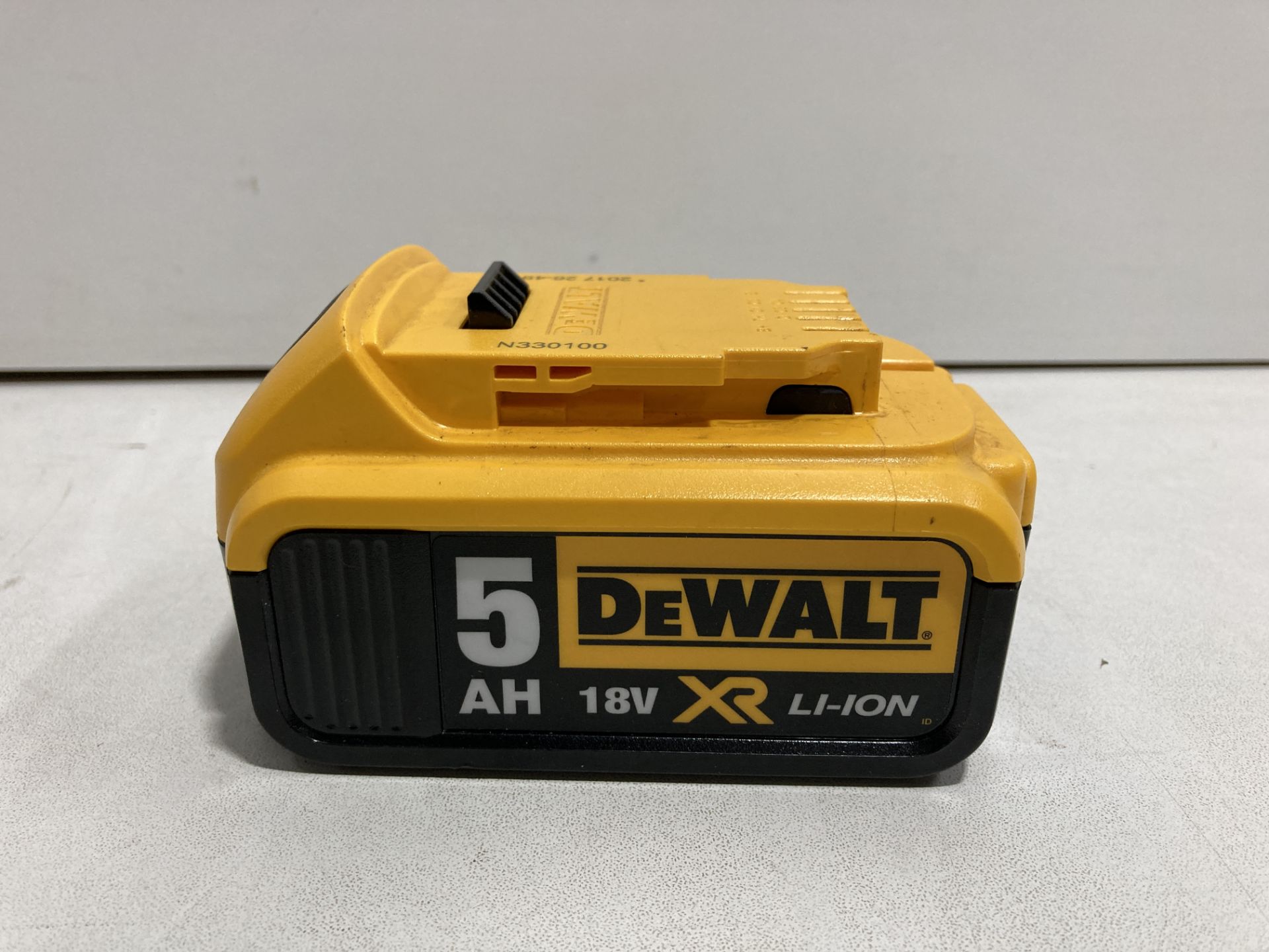 DeWalt DCB184 18V XR Li-Ion 5.0Ah Battery | RRP £62.95