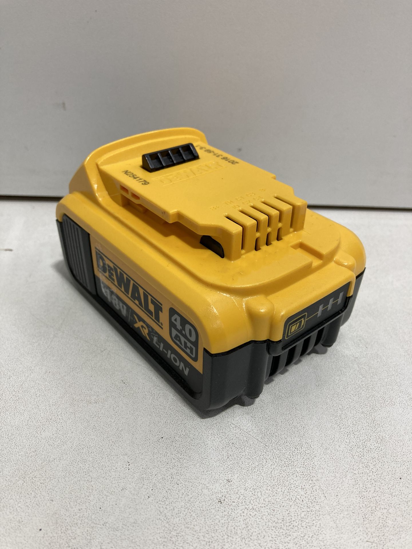 DEWALT DCB182 18V XR SLIDE 4.0AH LI-ION BATTERY | RRP £65.96