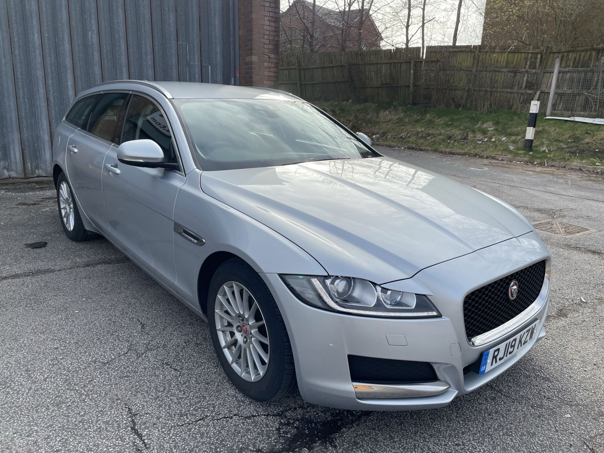 Jaguar XF Prestige D Auto Diesel Estate in Silver | 19 Plate | 36,361 Miles