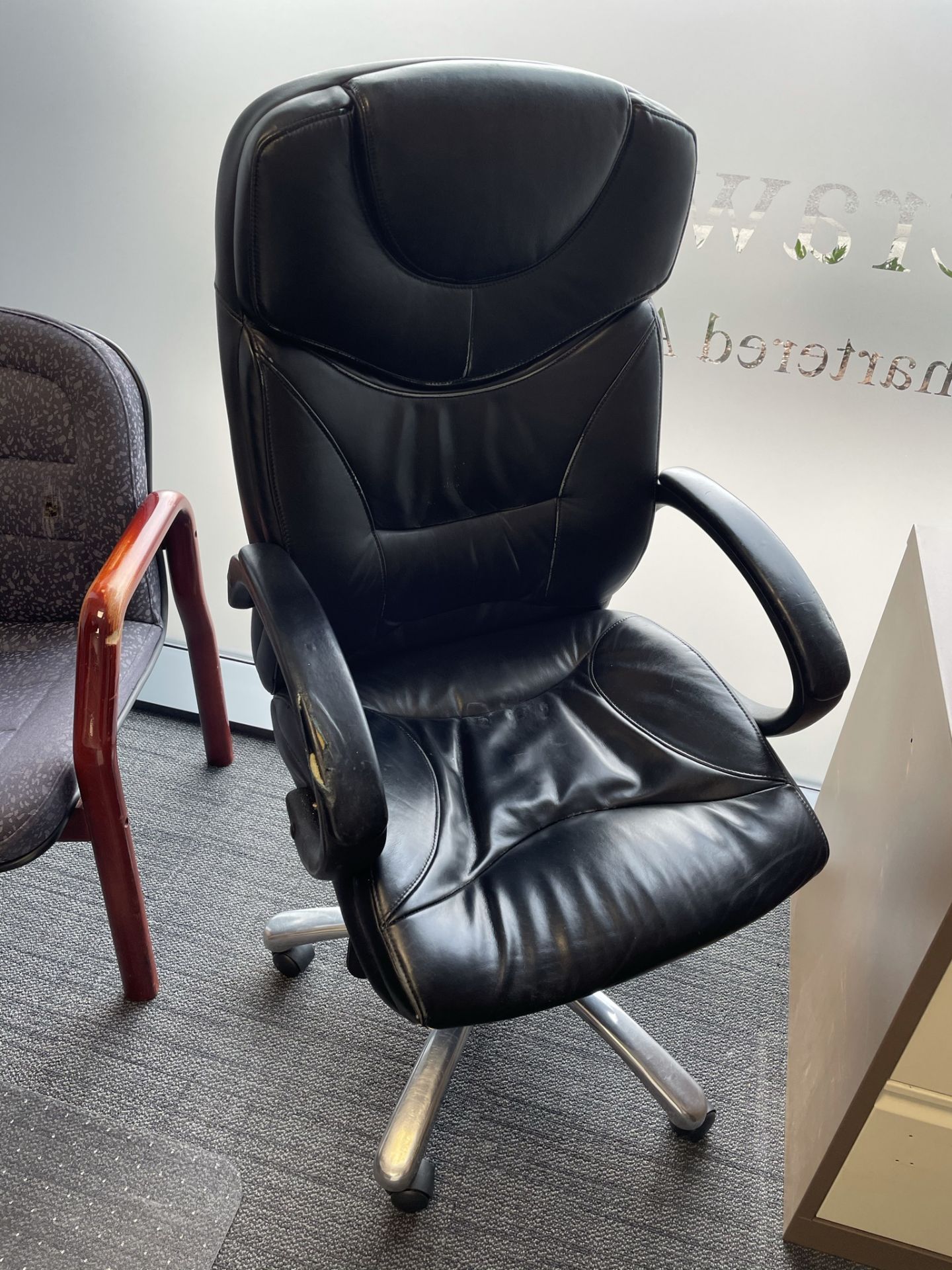 High Back Swivel Armchair in Black| ** DAMAGED **