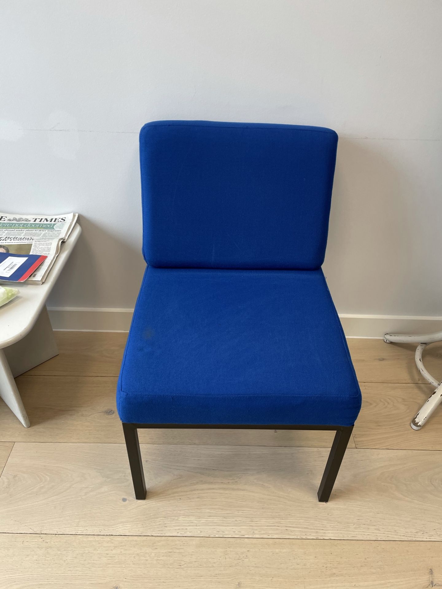 5 x Black Metal Framed Blue Cloth Upholstered Chairs - Image 3 of 3