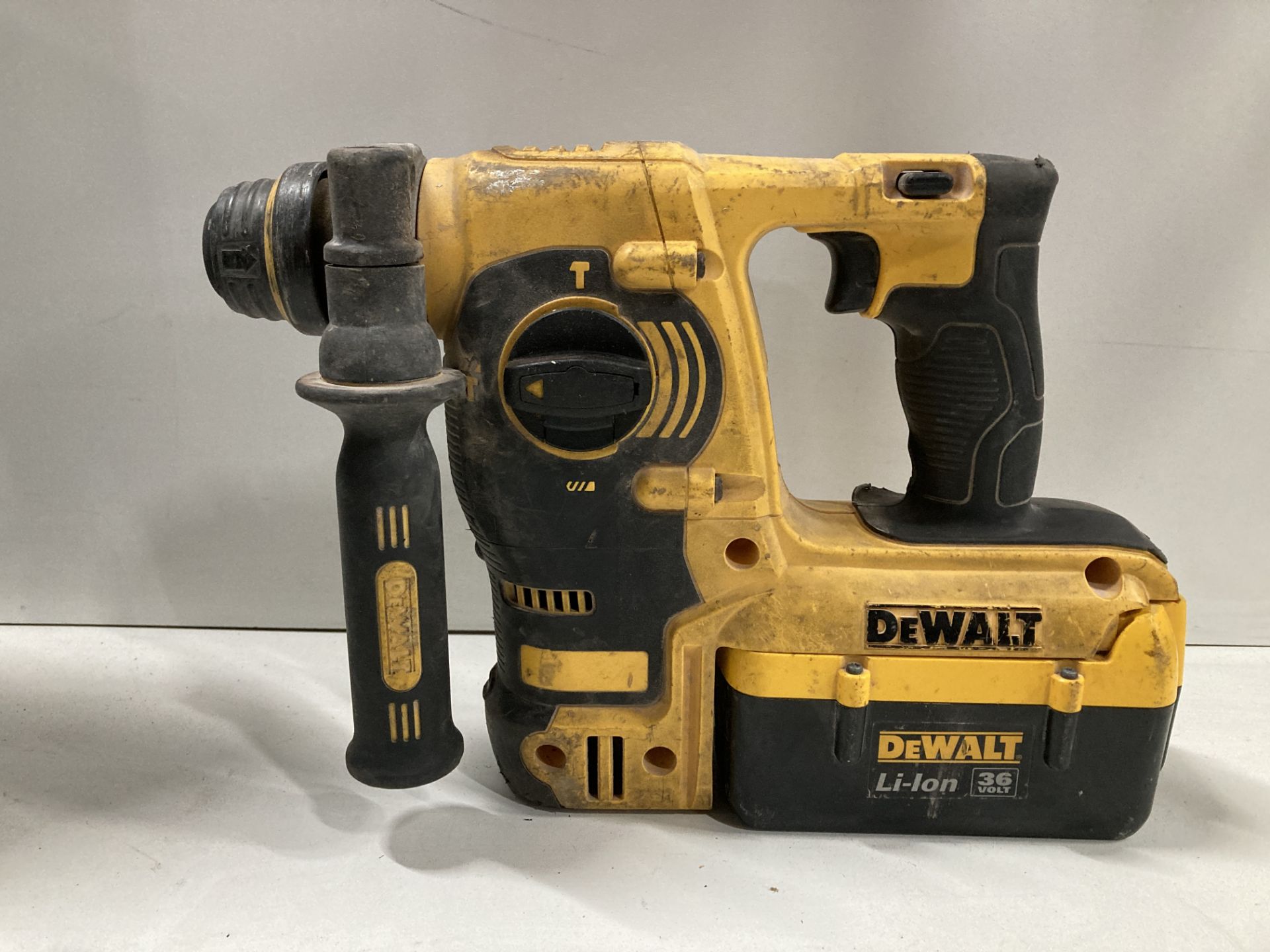 DeWalt Cordless Hammer Drill | DCH363D2 - Image 4 of 8