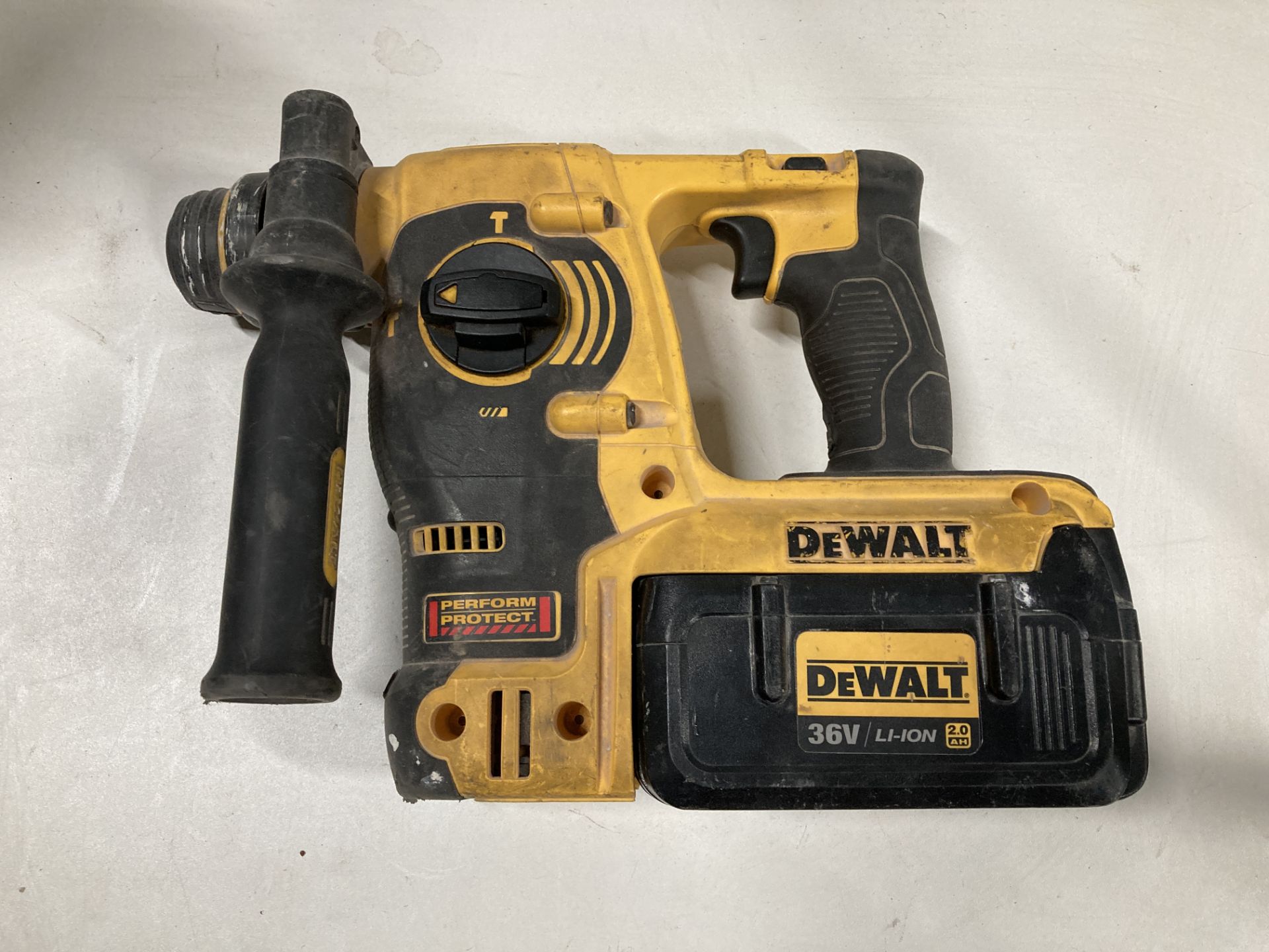 DeWalt Cordless Hammer Drill | DCH363D3 - Image 4 of 9