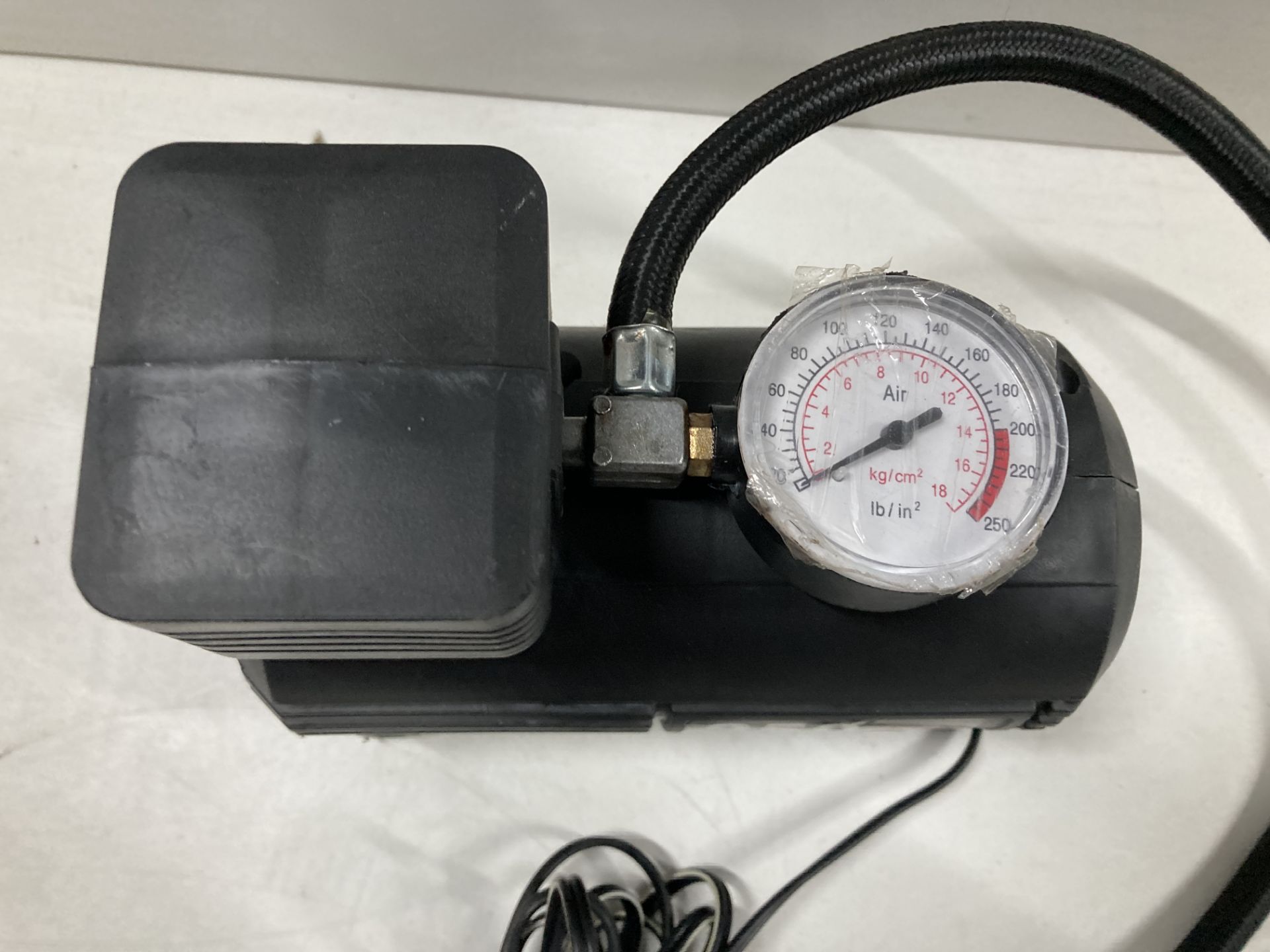 250 PSI 12v Air Compressor - Image 3 of 4