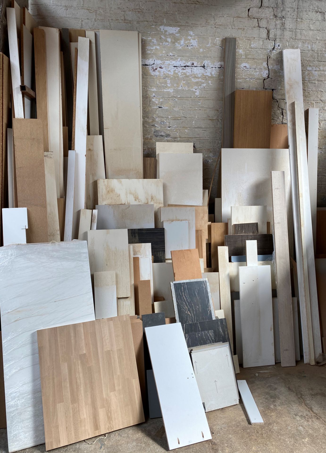 Large Quantity of Offcuts and Boards - Image 2 of 9