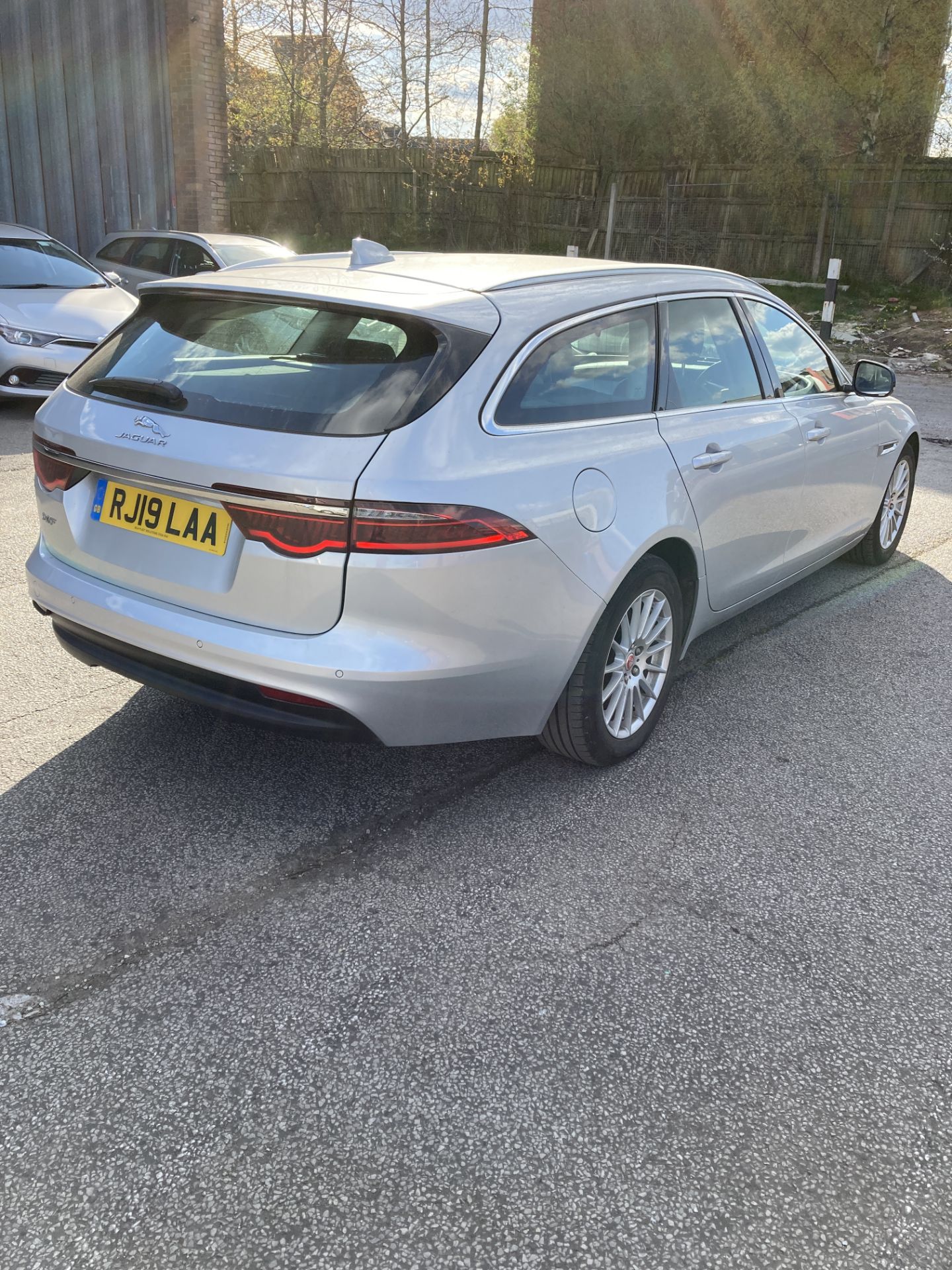 Jaguar XF Prestige D Auto Diesel Estate in Silver | 19 Plate | 65,141 Miles - Image 5 of 9