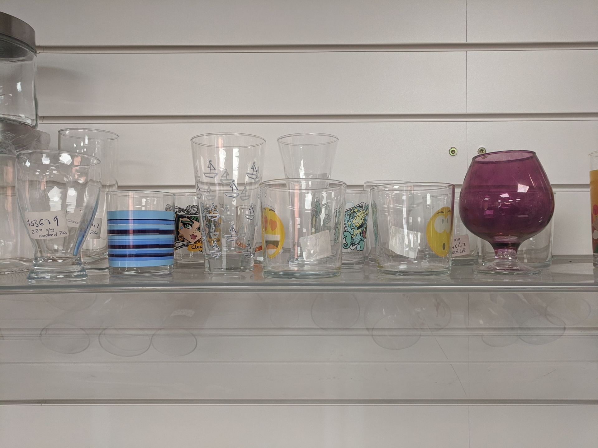 500 x Assorted Drinking Glasses | See Photographs - Image 4 of 5