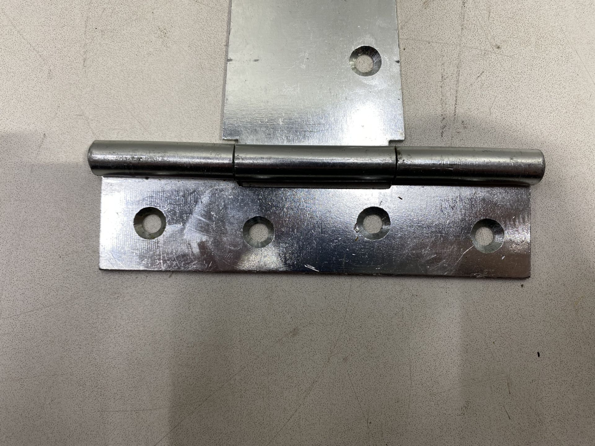 24 x Various Tee Hinges - Image 8 of 11