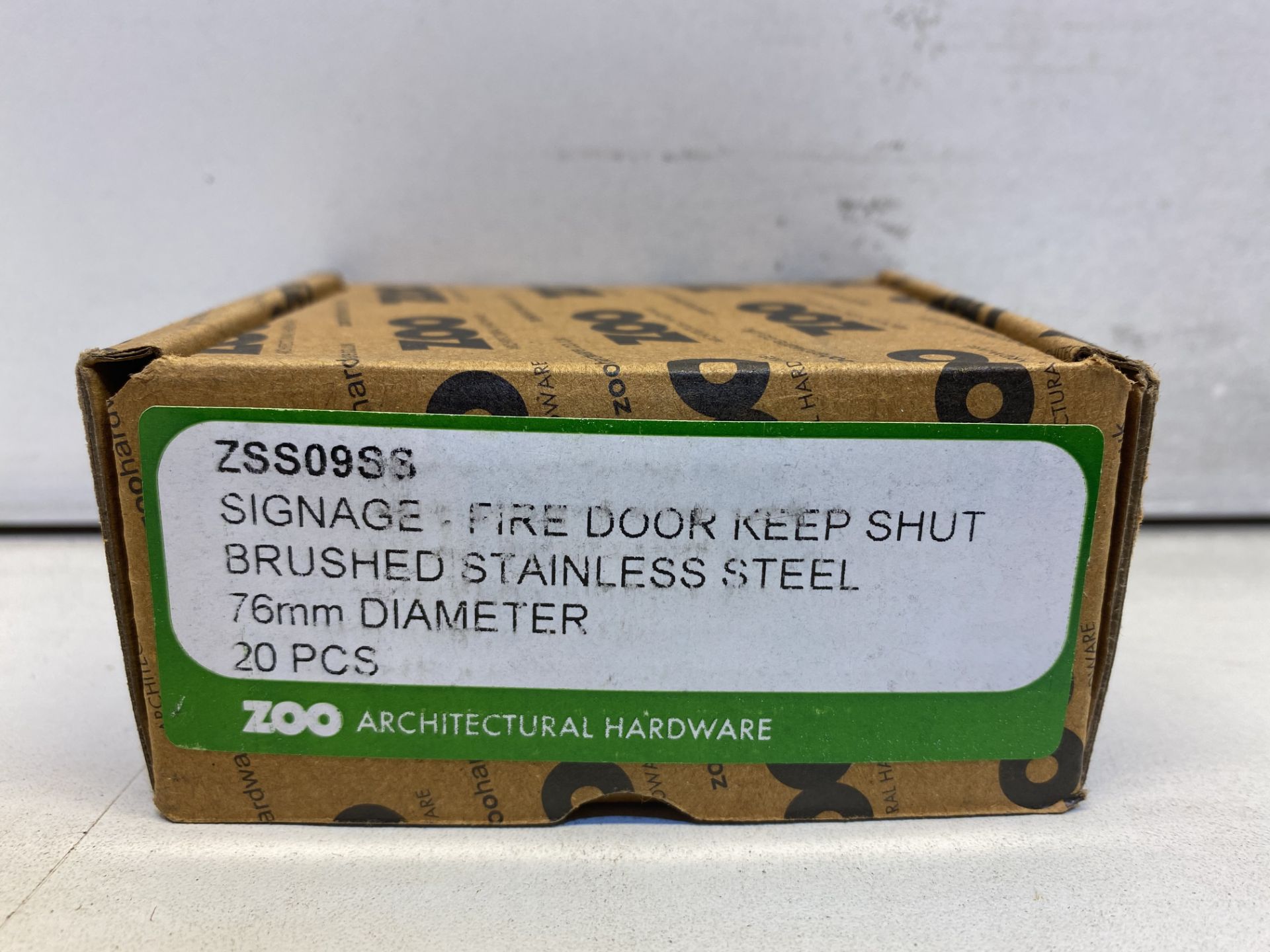 6 x Boxes Of Zoo Hardware Signage | ZSS09SS | 20 pcs Per Box - Image 3 of 4
