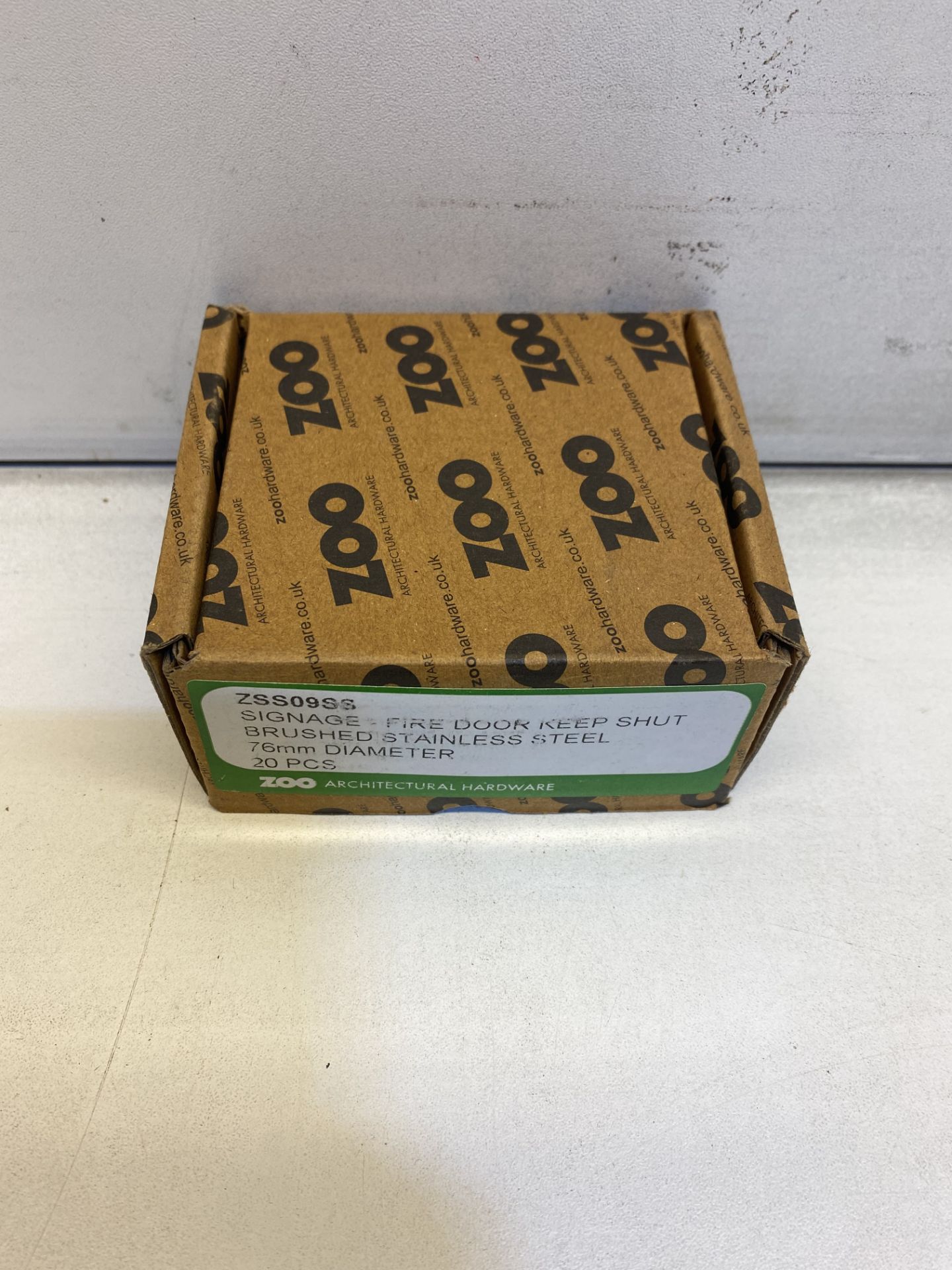 6 x Boxes Of Zoo Hardware Signage | ZSS09SS | 20 pcs Per Box - Image 2 of 4