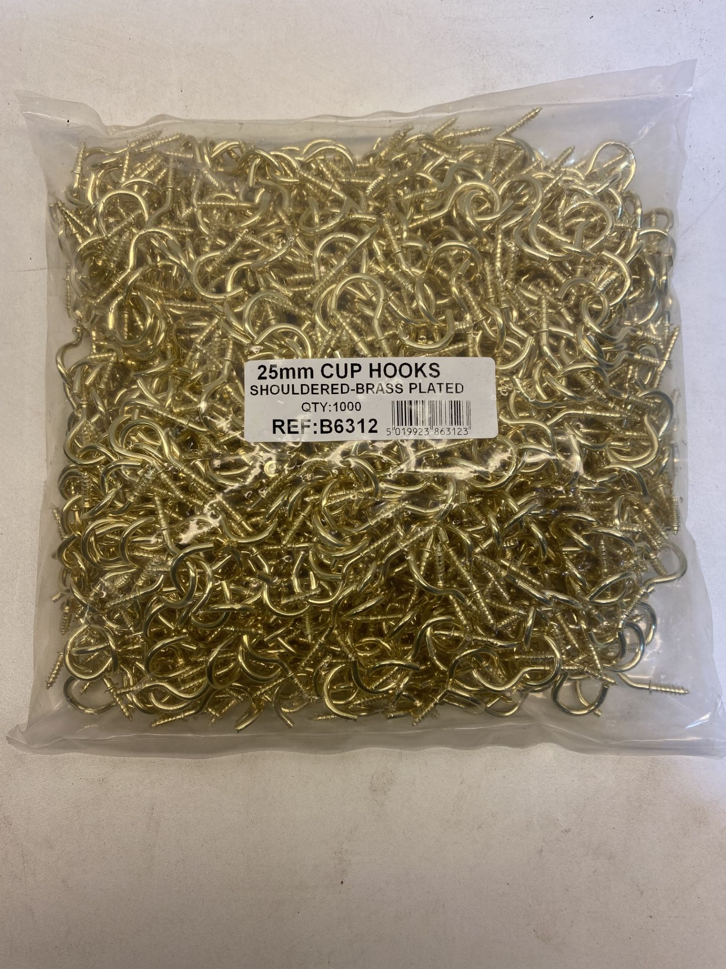 4 x Unbranded Bags Of 25mm Cup Hooks | 1000 Per Bag