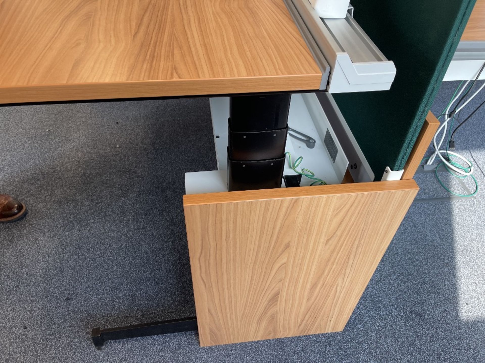 4 station SBFI Aspect electric powered sit to stand desk bench with dual arm monitor arms, power mod - Image 12 of 12