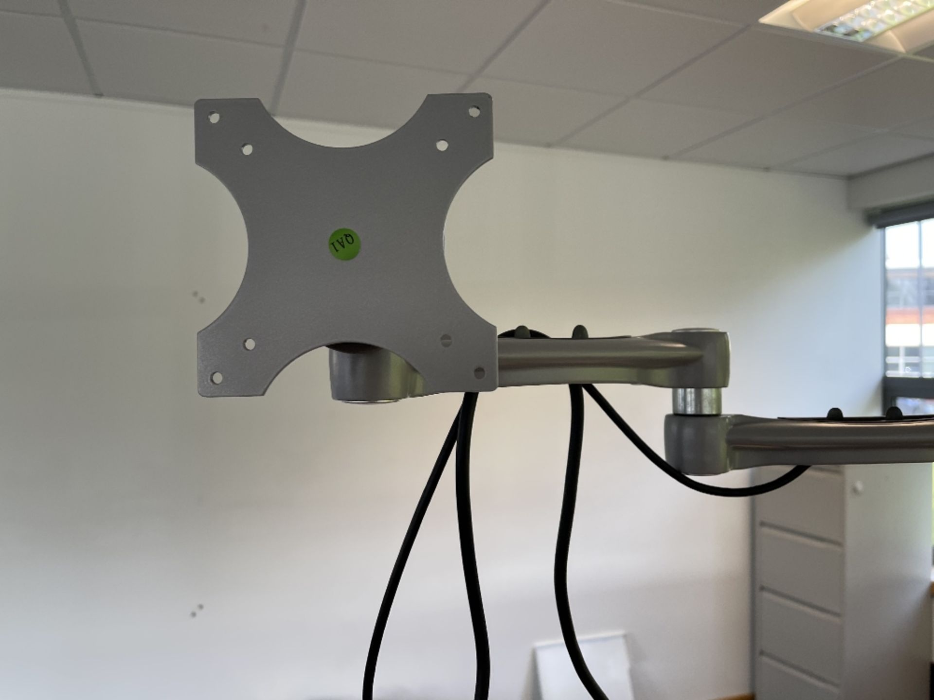 Single SBFI Aspect electric powered sit to stand desk with 2 x dual arm monitor arms, power module - Image 6 of 14