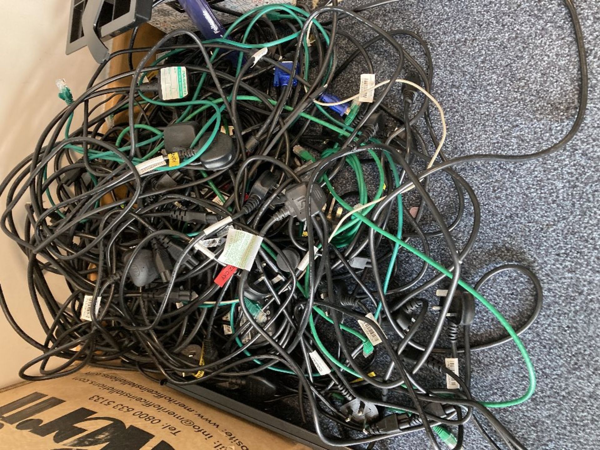 Quantity of various cables, as photo - Image 2 of 2