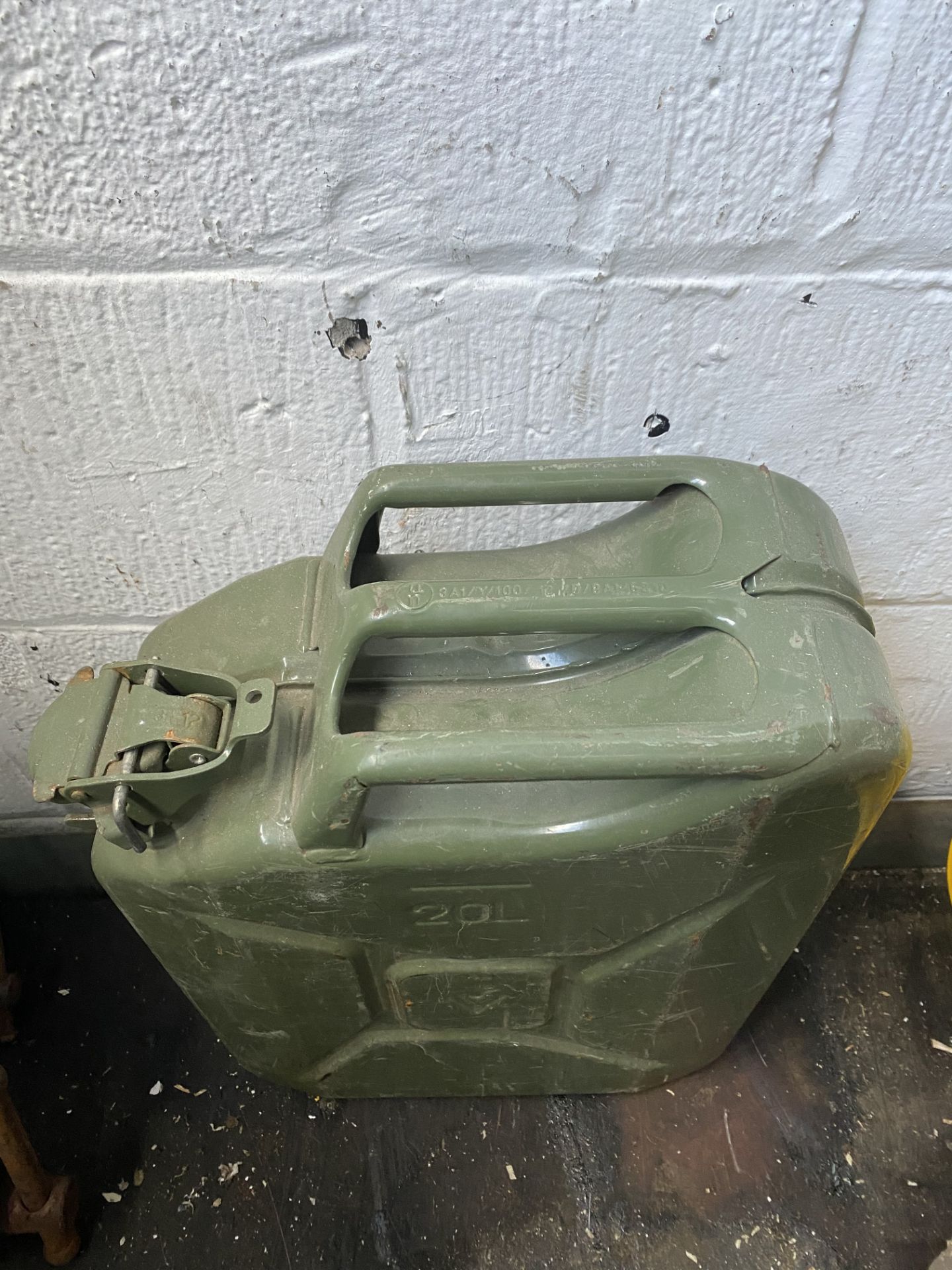 5 x Various Metal/Plastic Jerry Cans - Image 7 of 10