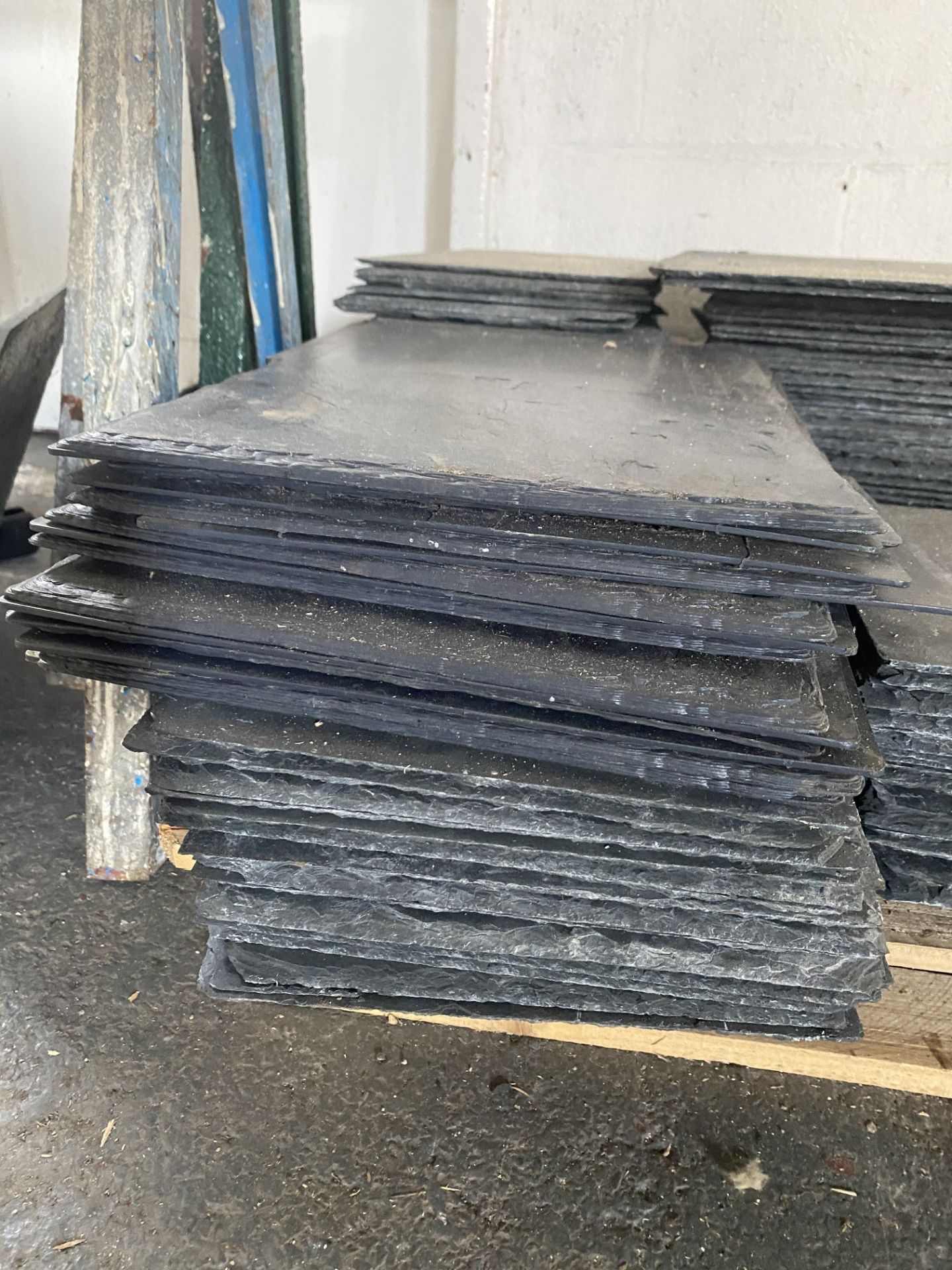 Pallet of Various Slate Roofing Tiles as per Pictures - Image 9 of 15