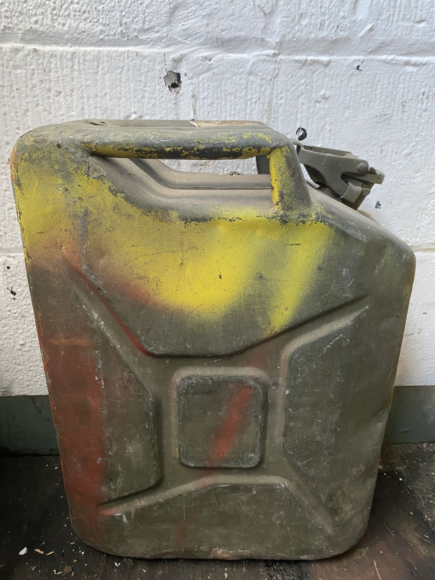 5 x Various Metal/Plastic Jerry Cans - Image 8 of 10
